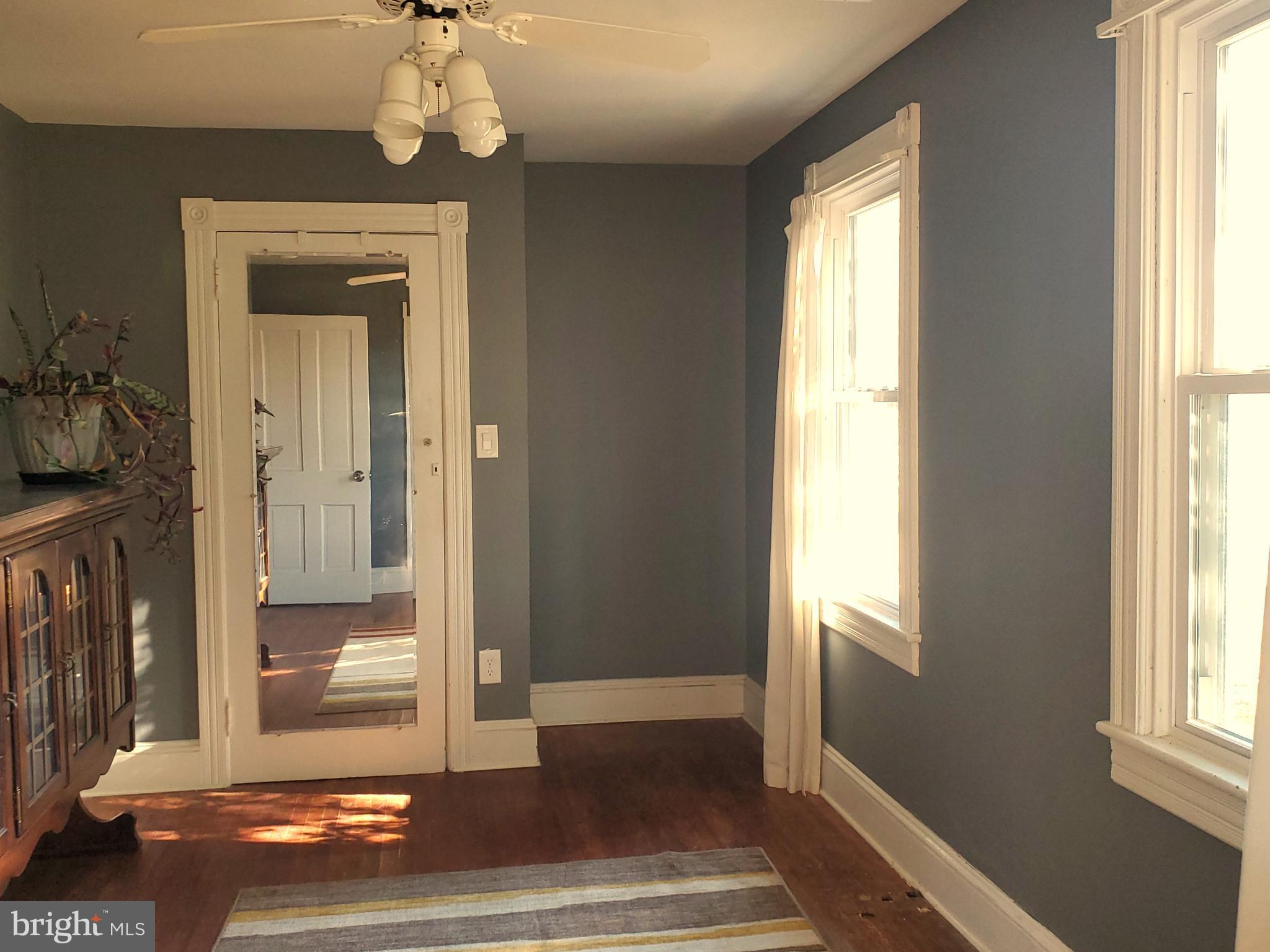 PERRYVILLE - Residential