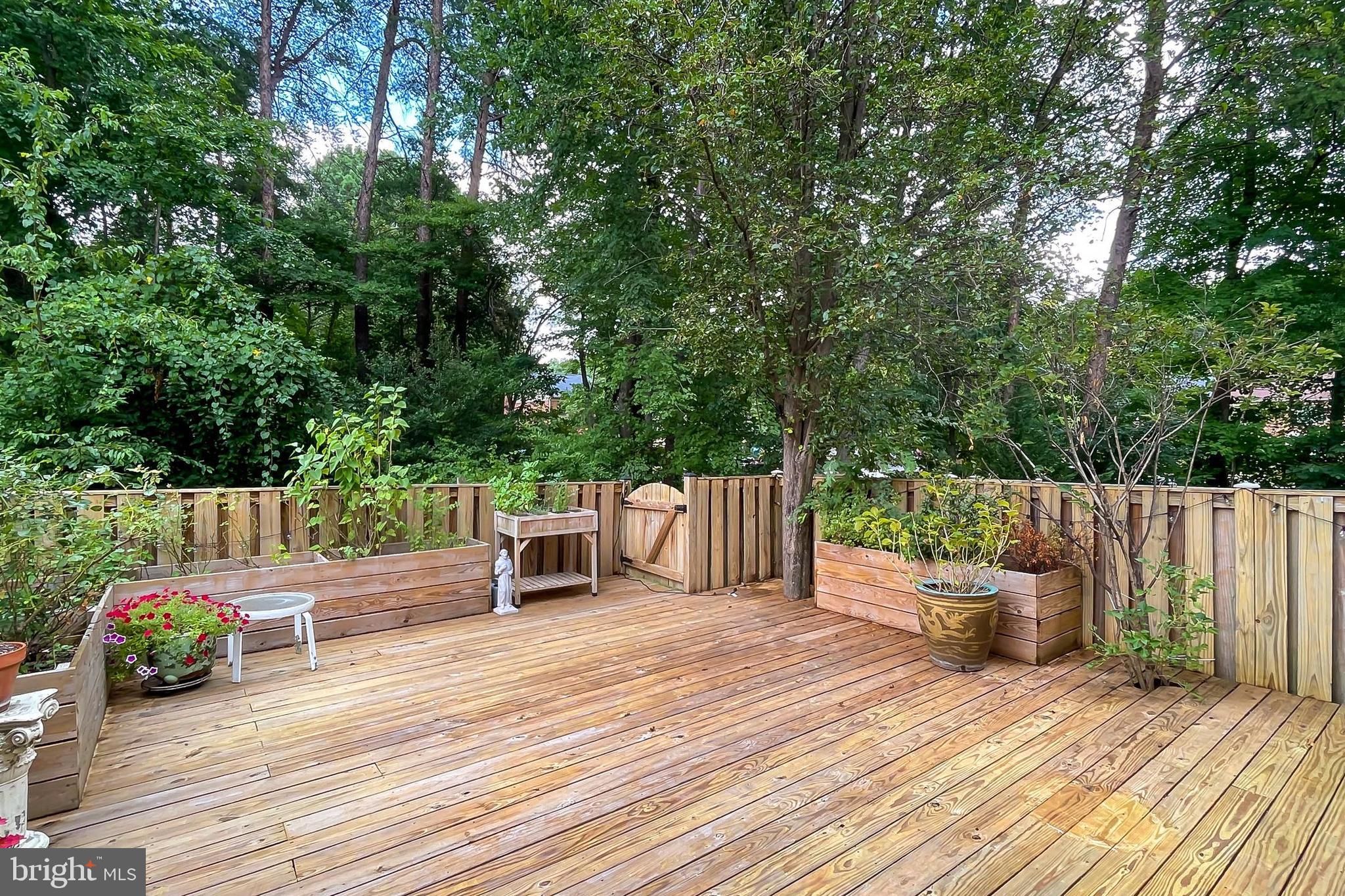 COLONY PARK - Residential