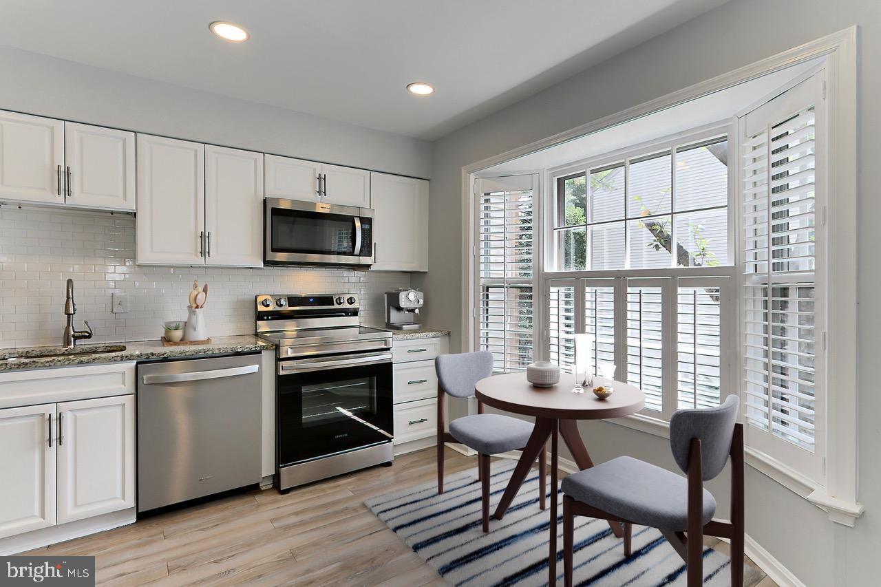 COLONY PARK - Residential