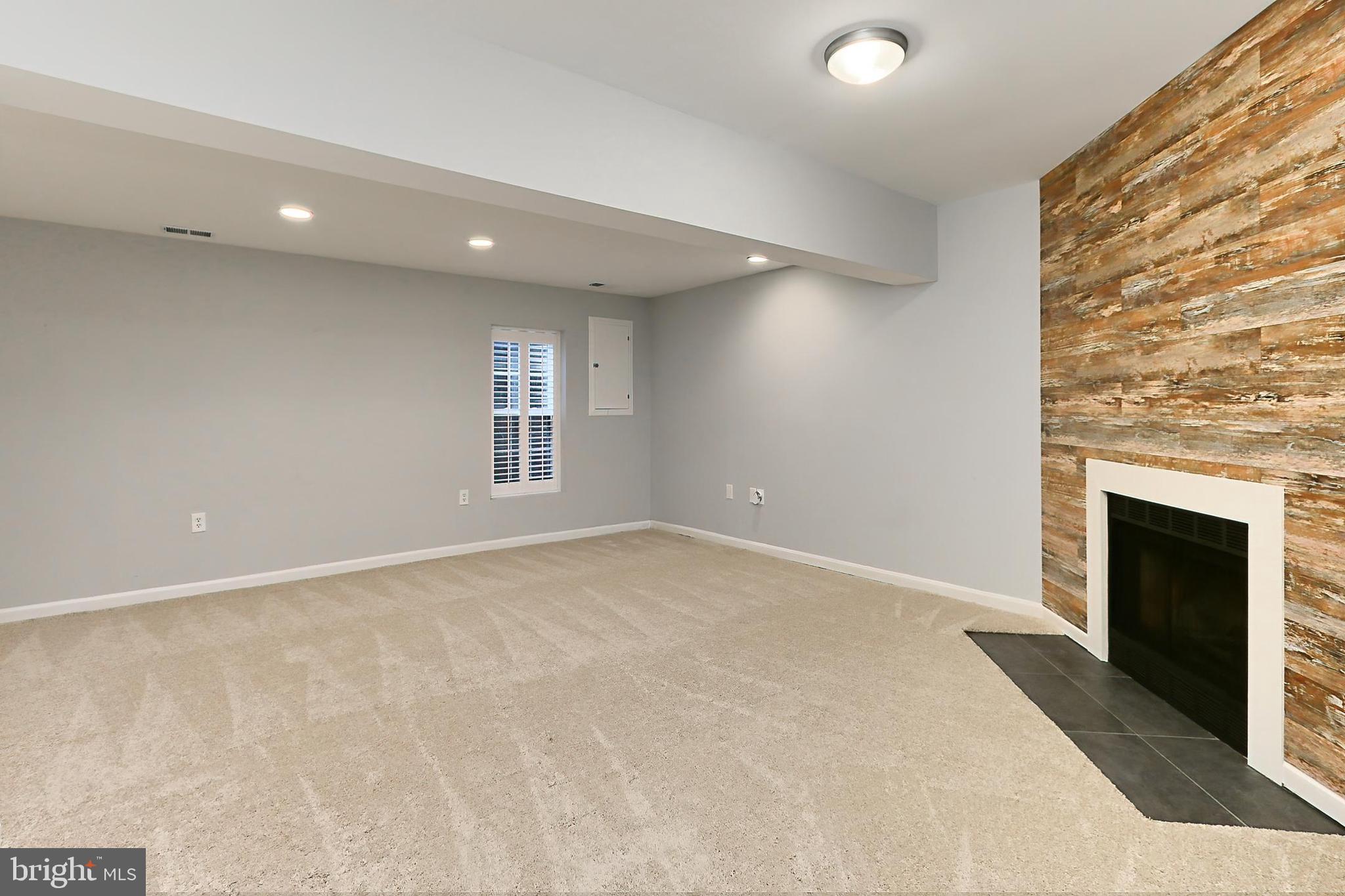 COLONY PARK - Residential