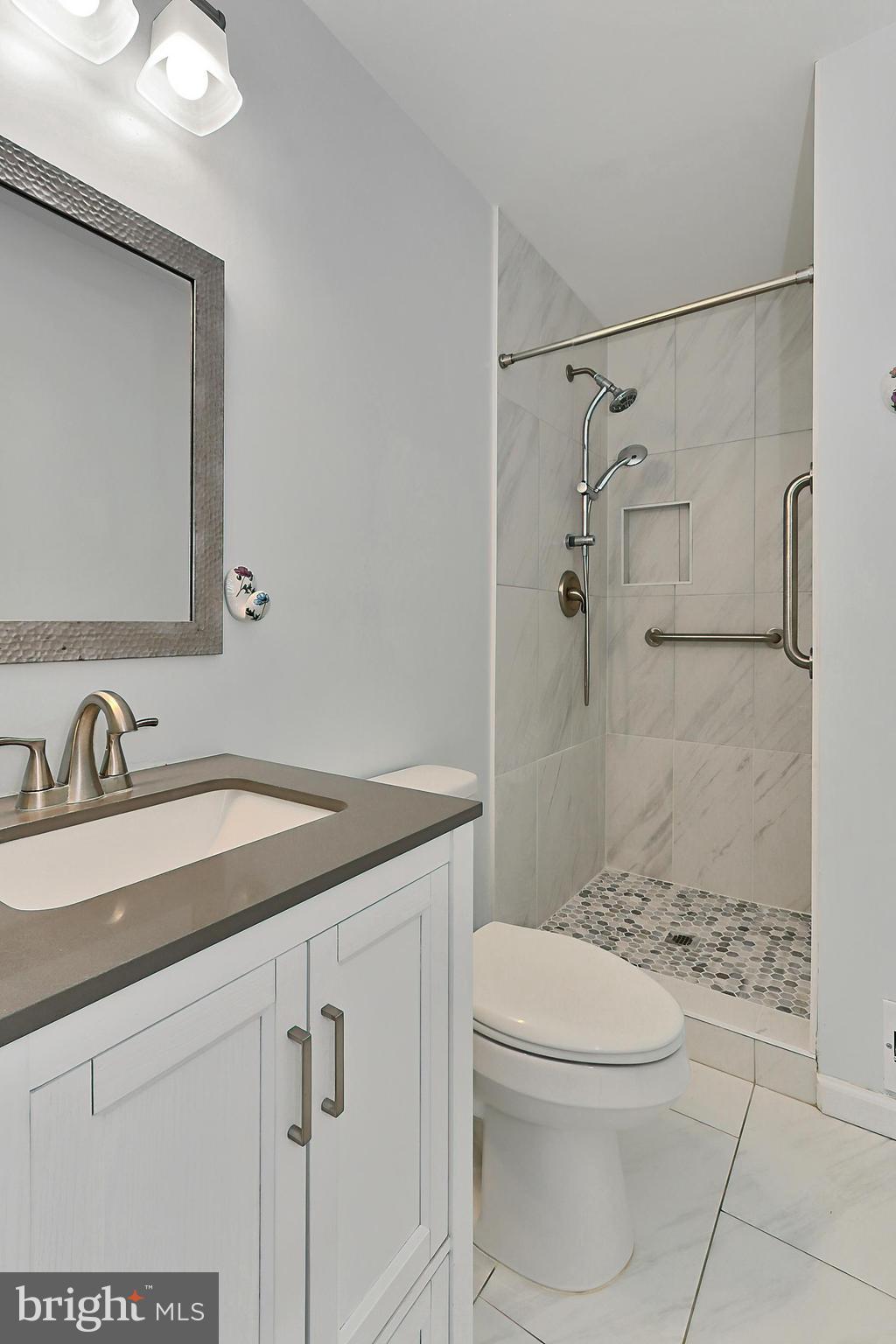 COLONY PARK - Residential