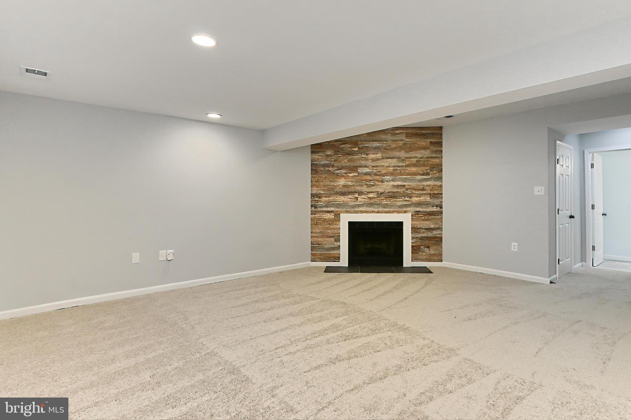 COLONY PARK - Residential