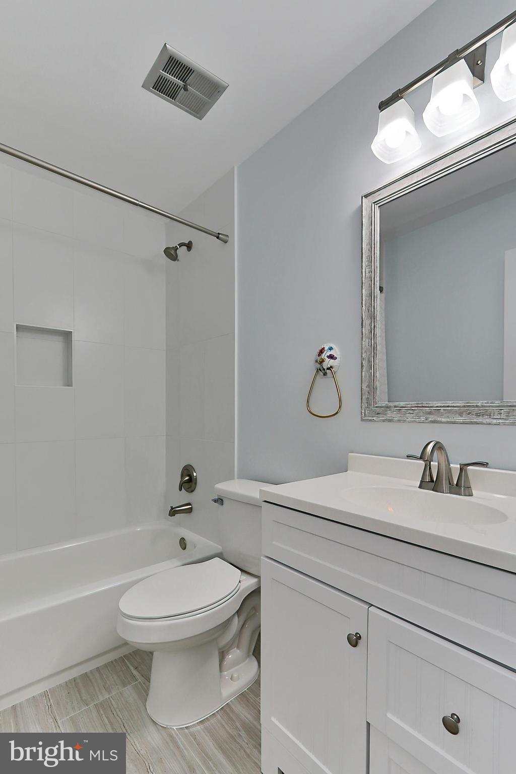 COLONY PARK - Residential