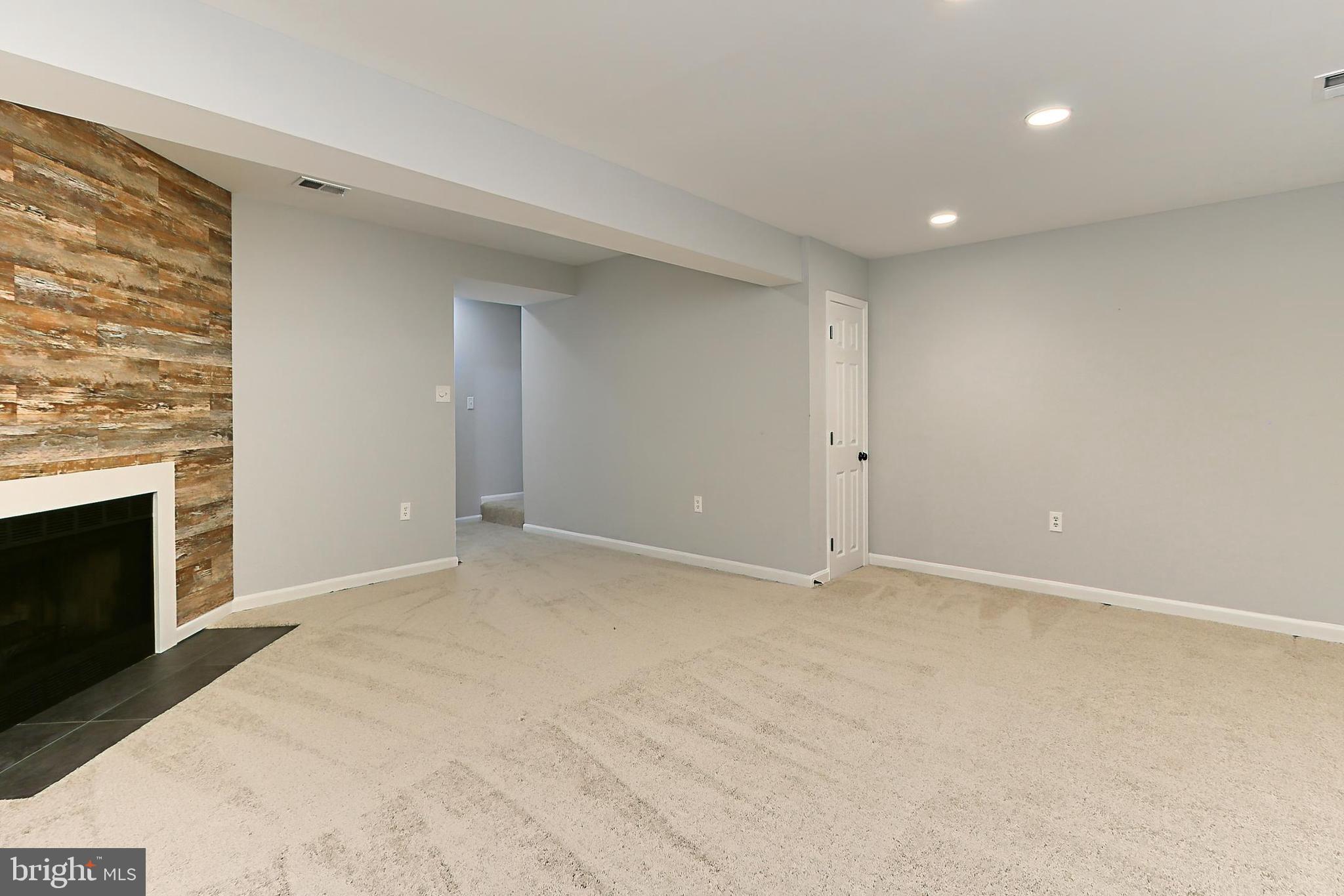 COLONY PARK - Residential