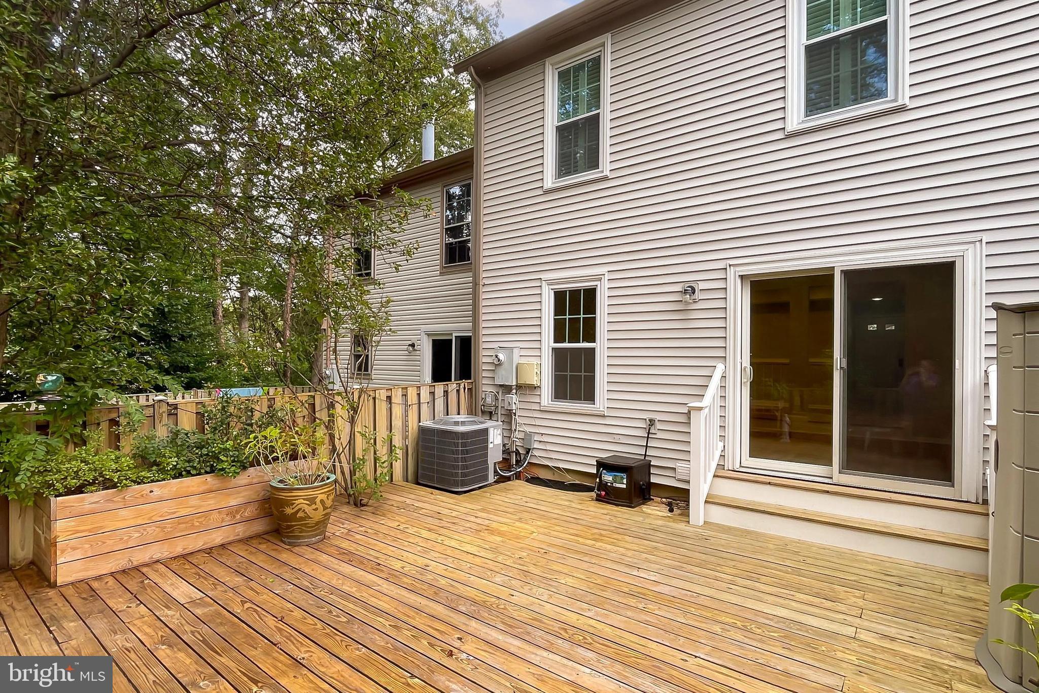 COLONY PARK - Residential