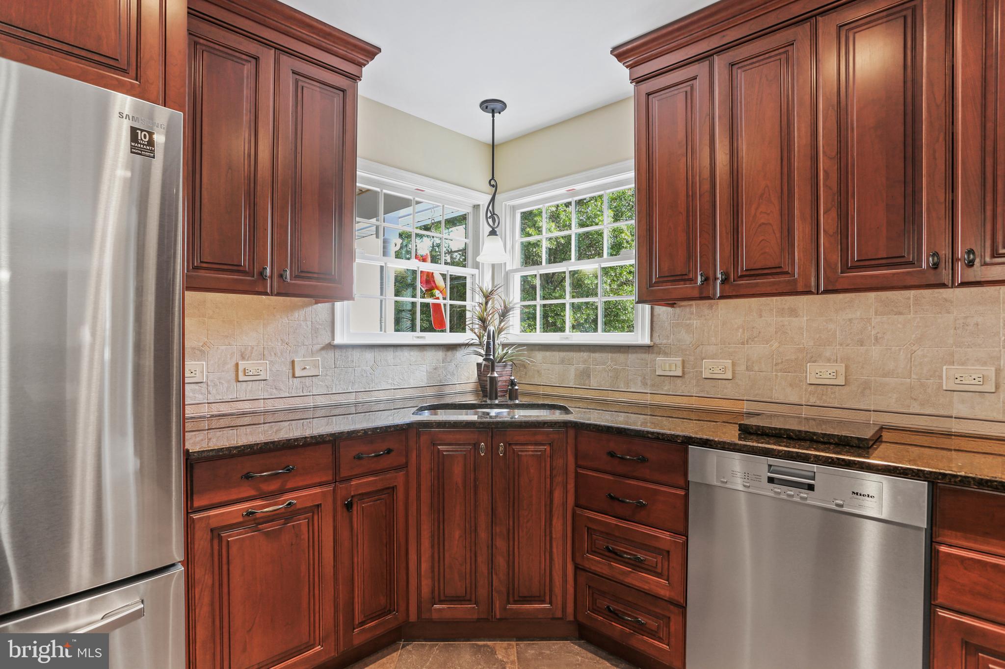 VILLAGE OF RIVER HILL - Residential