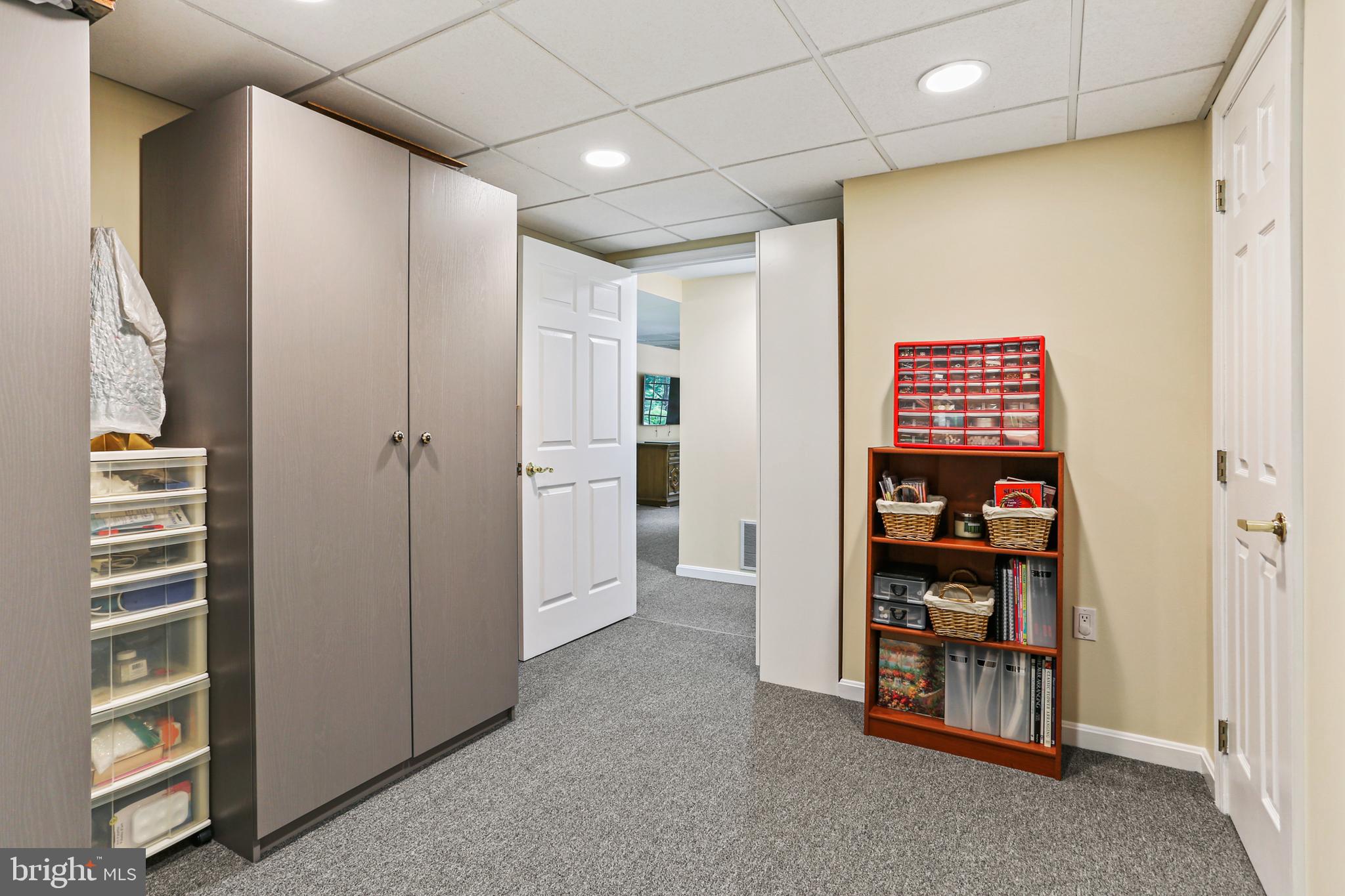 VILLAGE OF RIVER HILL - Residential