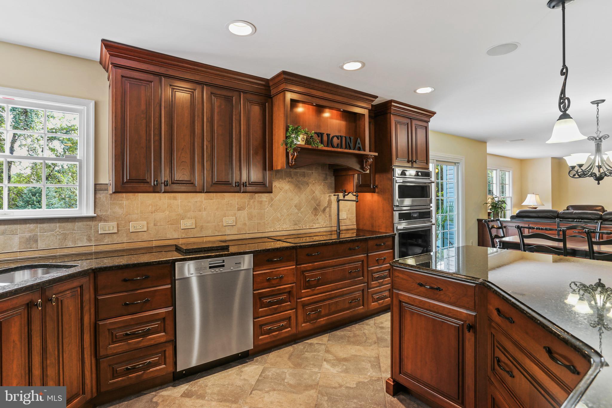 VILLAGE OF RIVER HILL - Residential