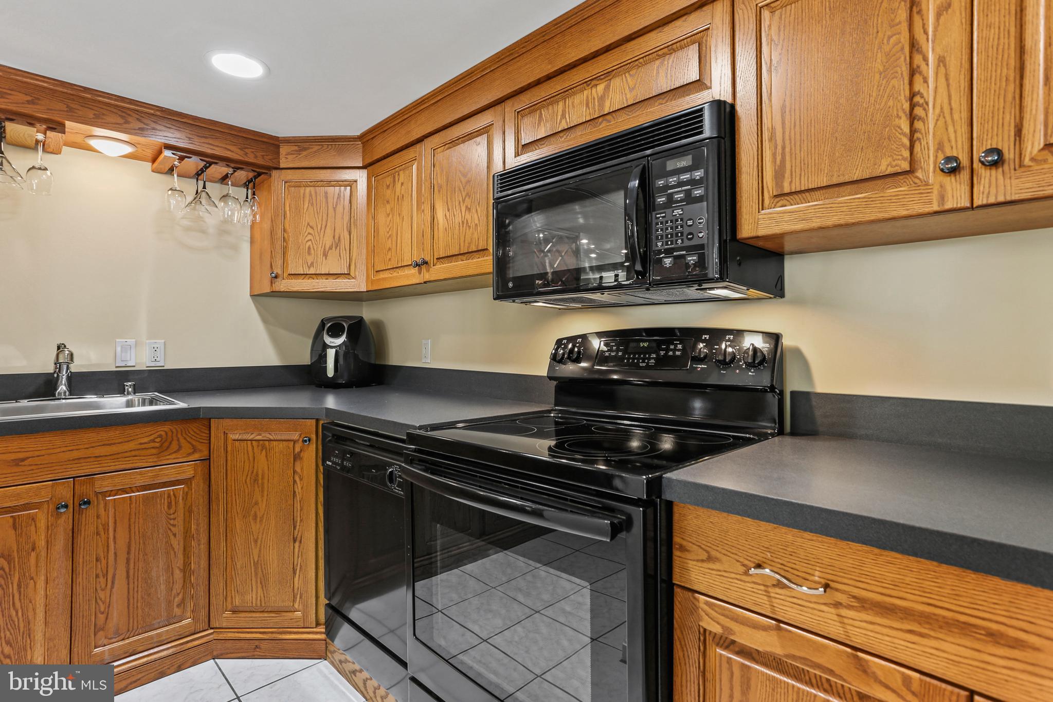 VILLAGE OF RIVER HILL - Residential