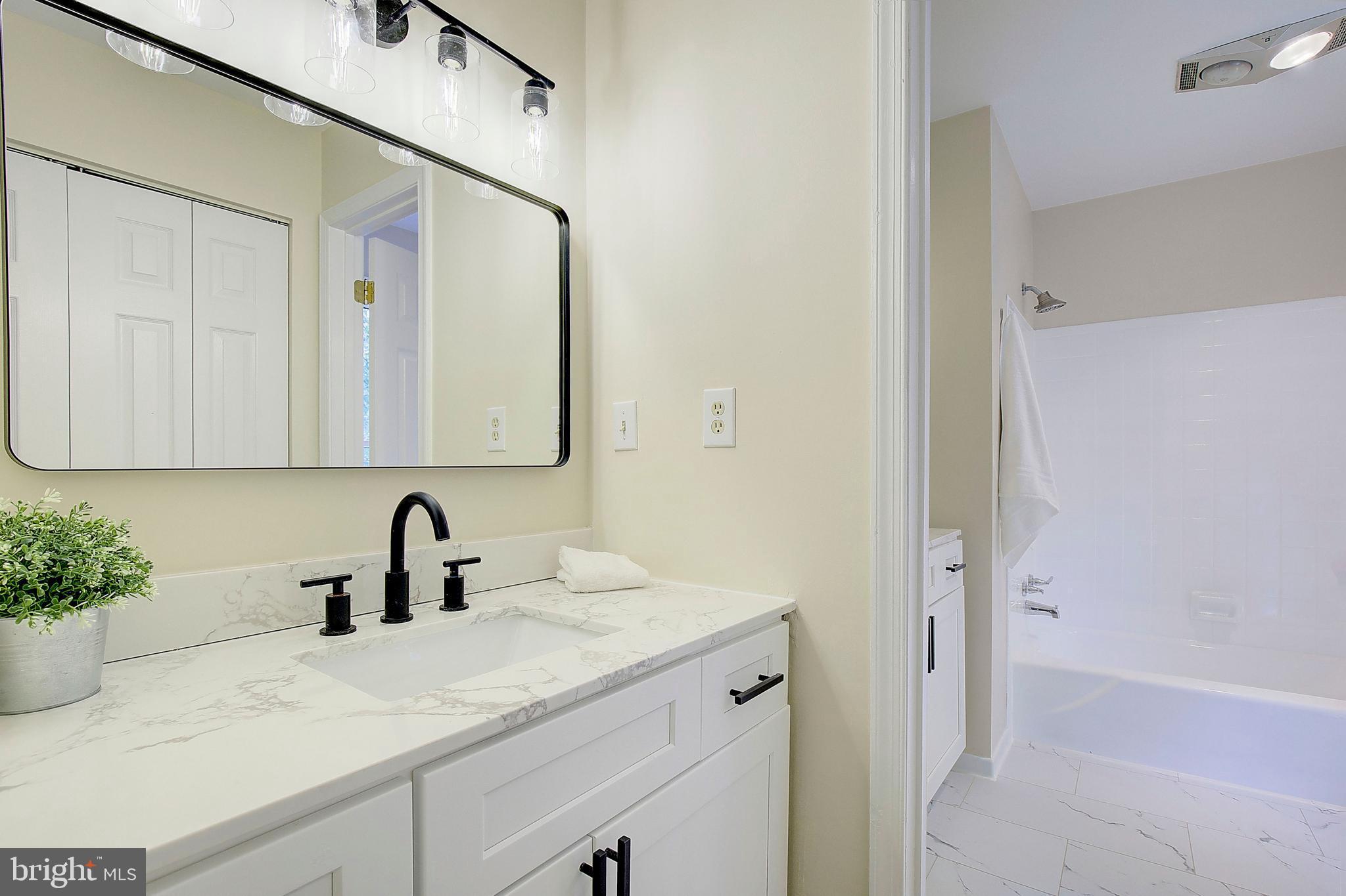 CROFTON TOWNE/PARK - Residential