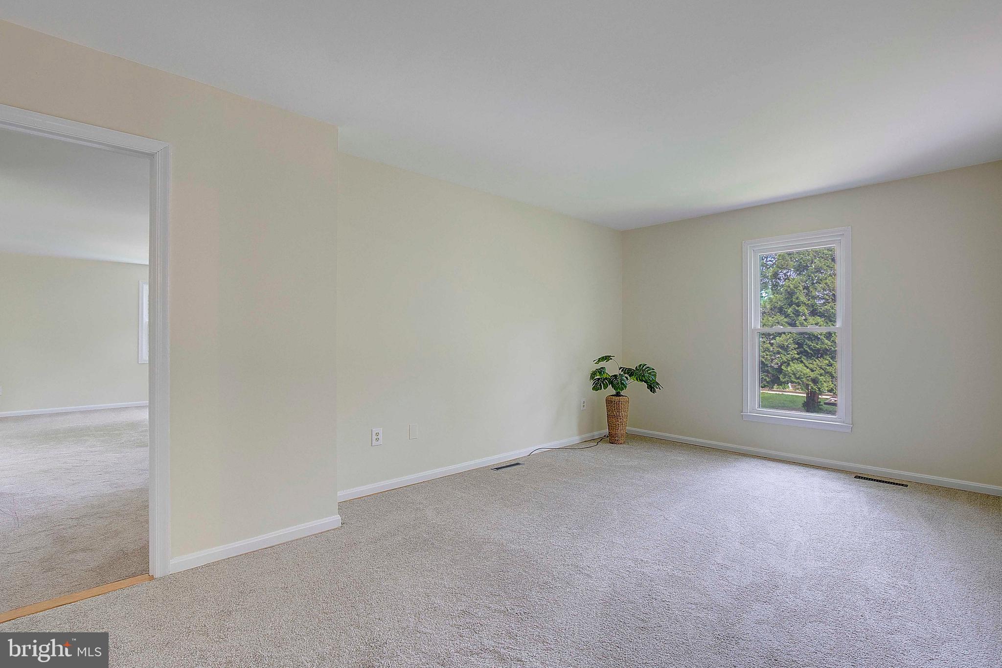 CROFTON TOWNE/PARK - Residential