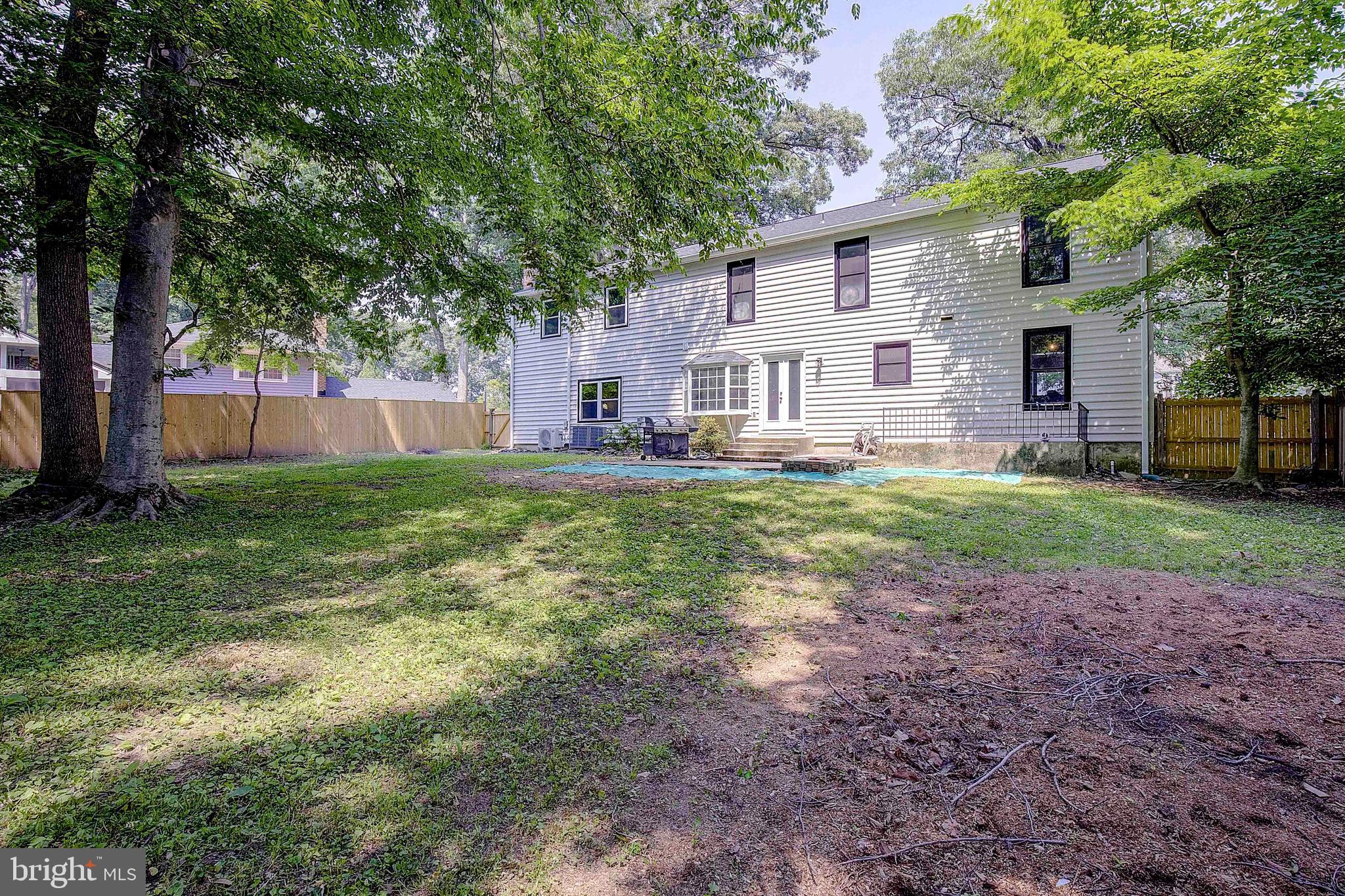 CROFTON TOWNE/PARK - Residential