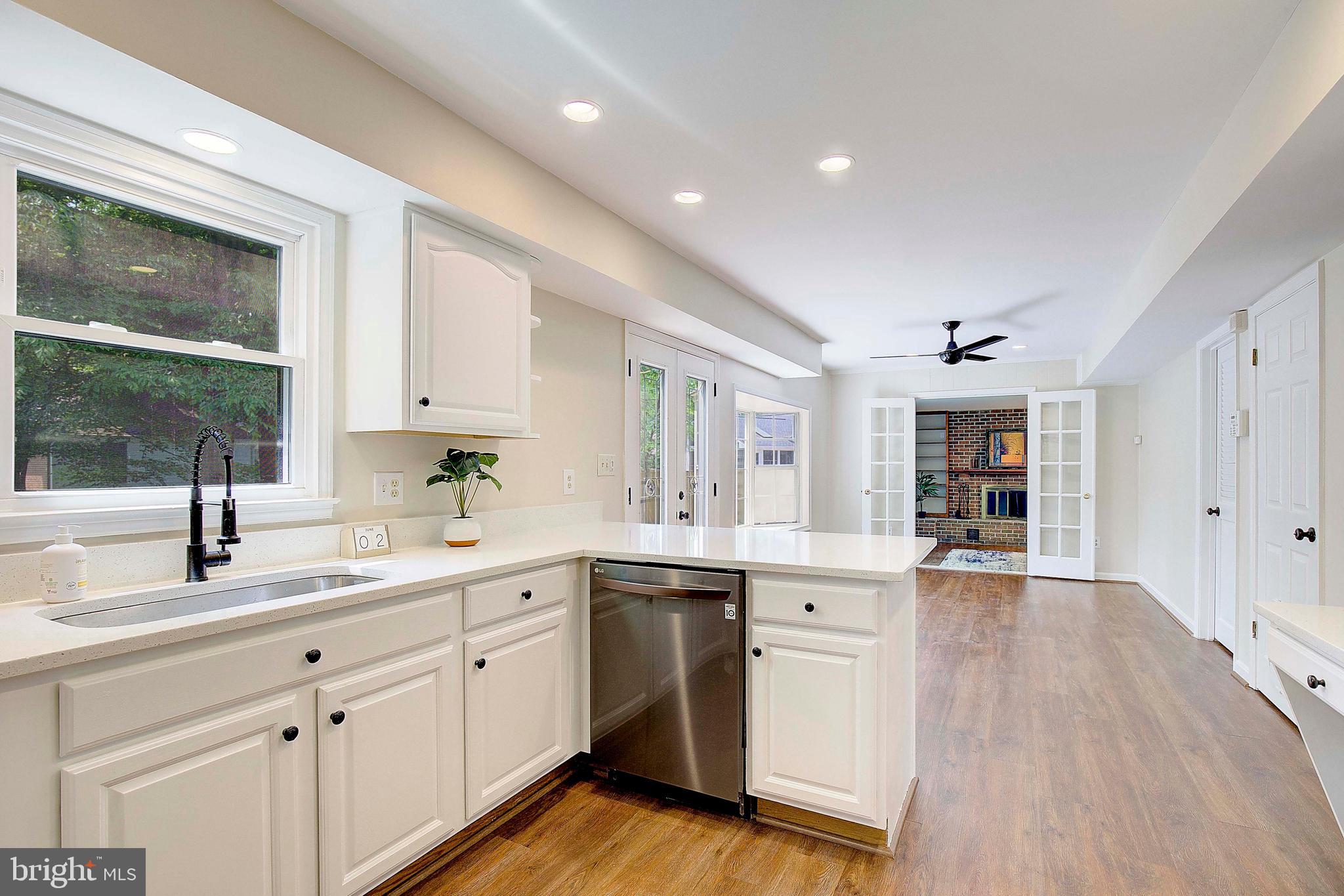 CROFTON TOWNE/PARK - Residential