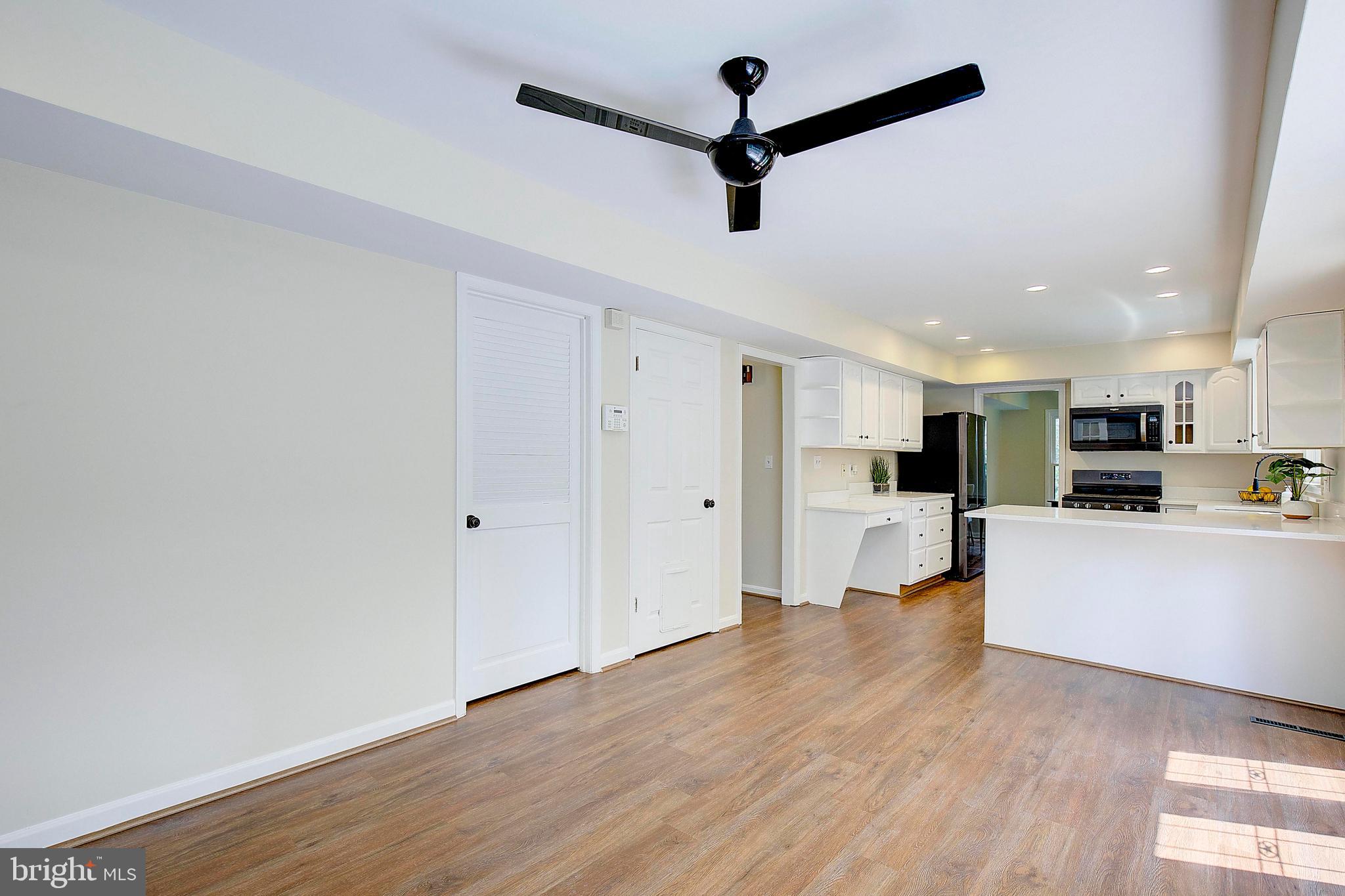 CROFTON TOWNE/PARK - Residential