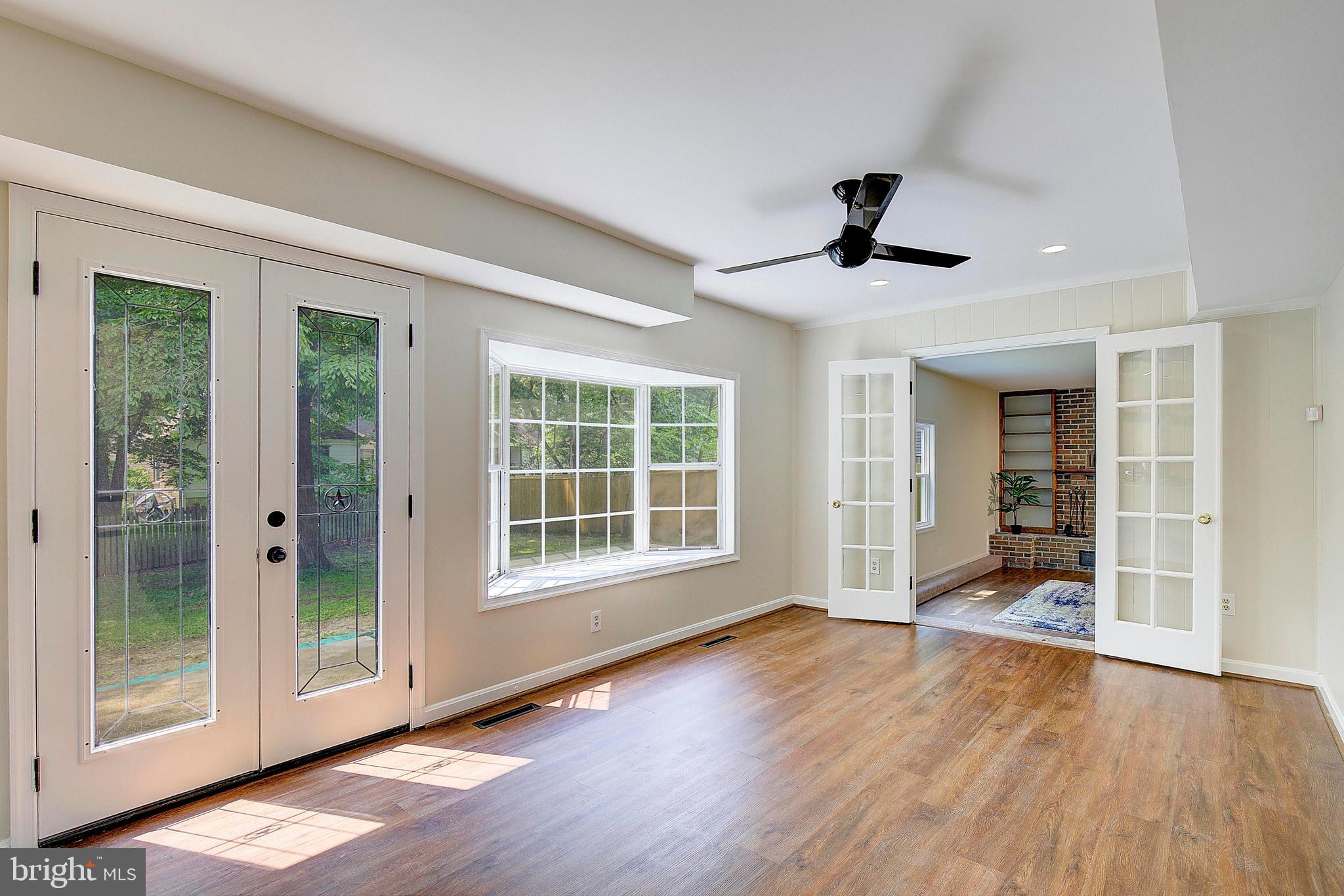 CROFTON TOWNE/PARK - Residential