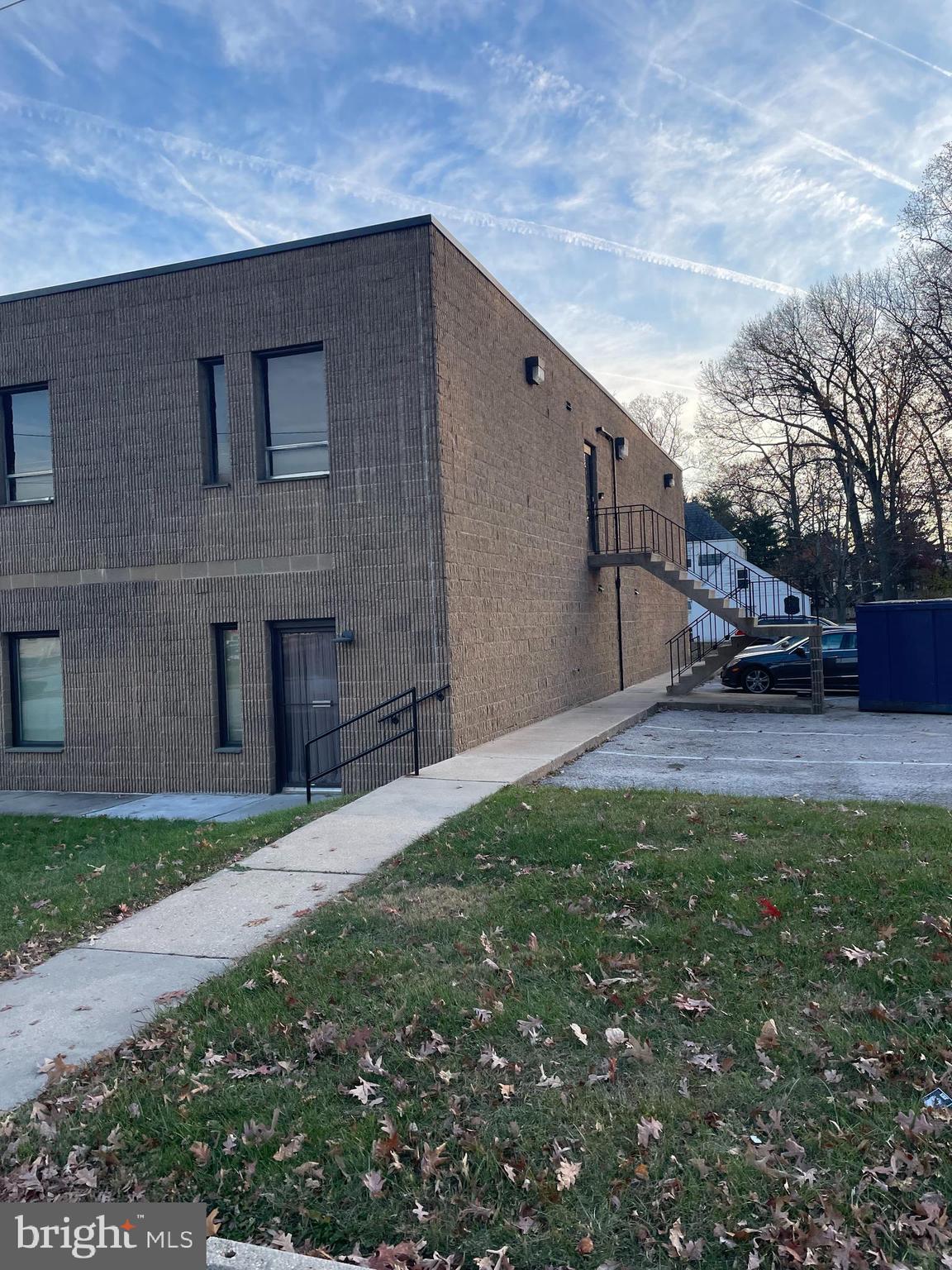 RIDGELEIGH - Commercial Lease