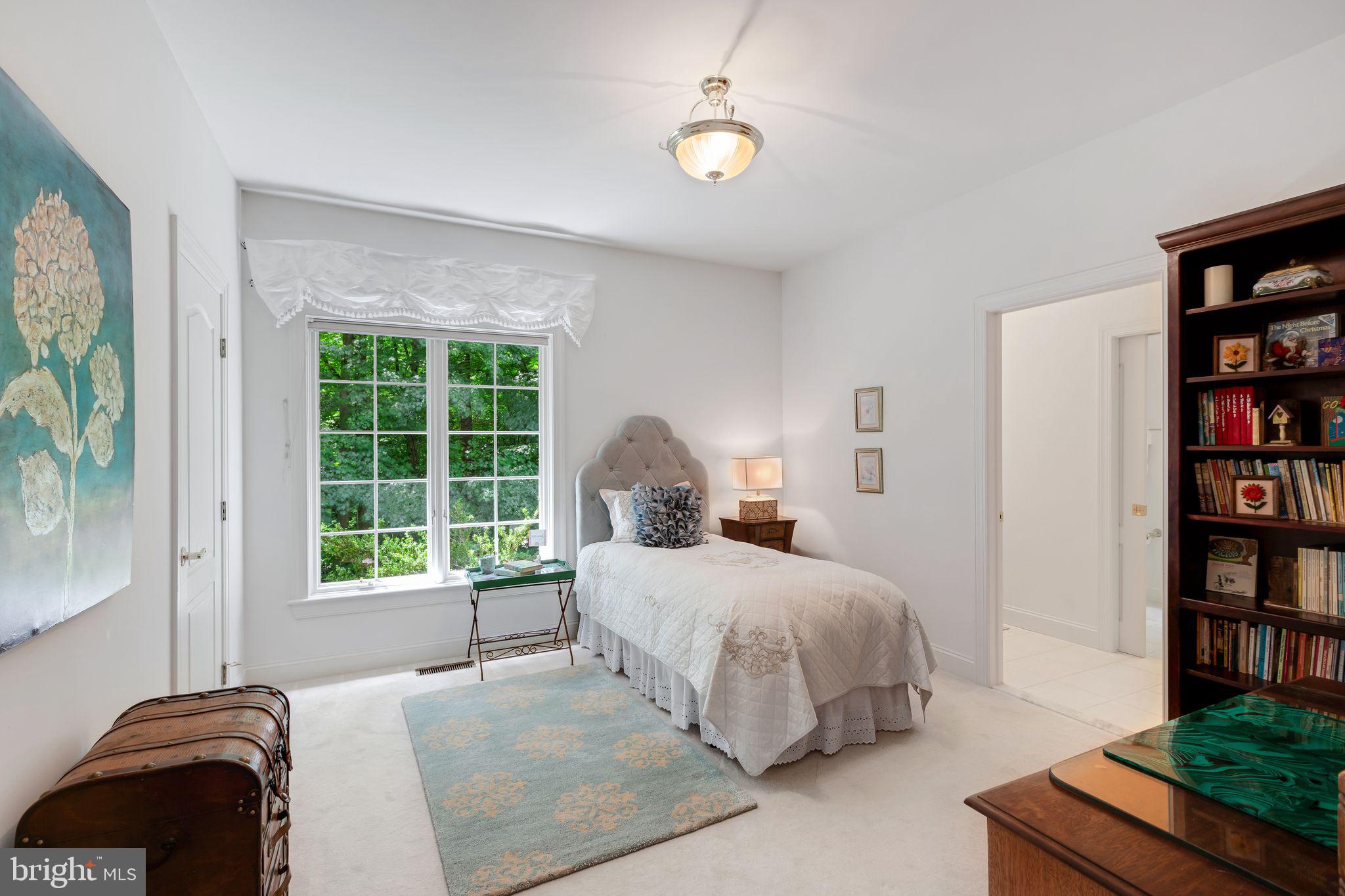 VIRGINIA GLEN - Residential