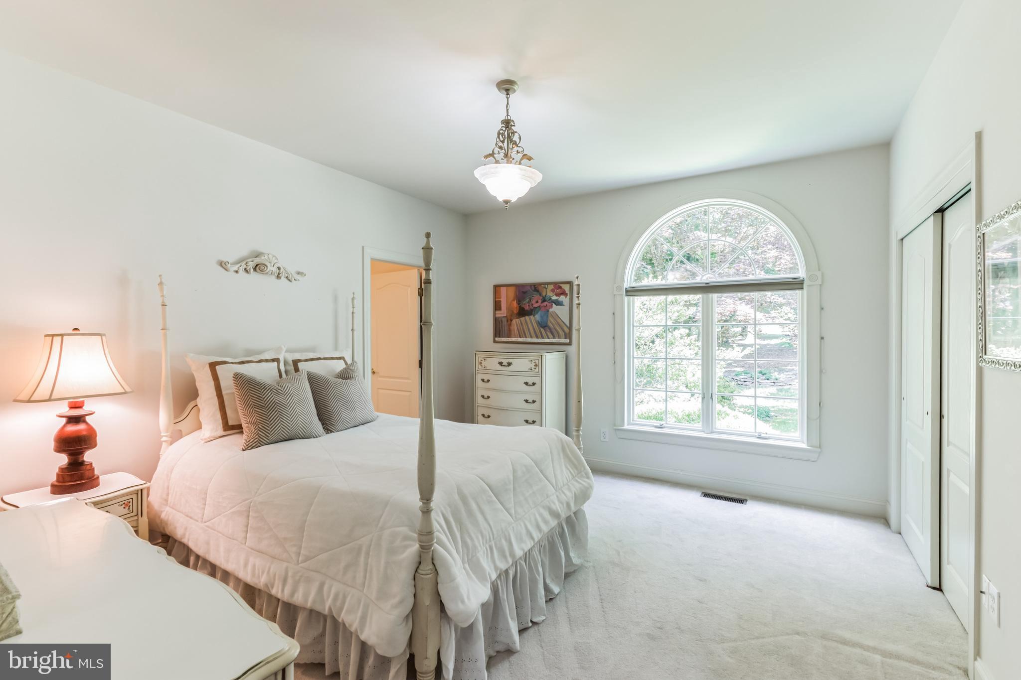 VIRGINIA GLEN - Residential