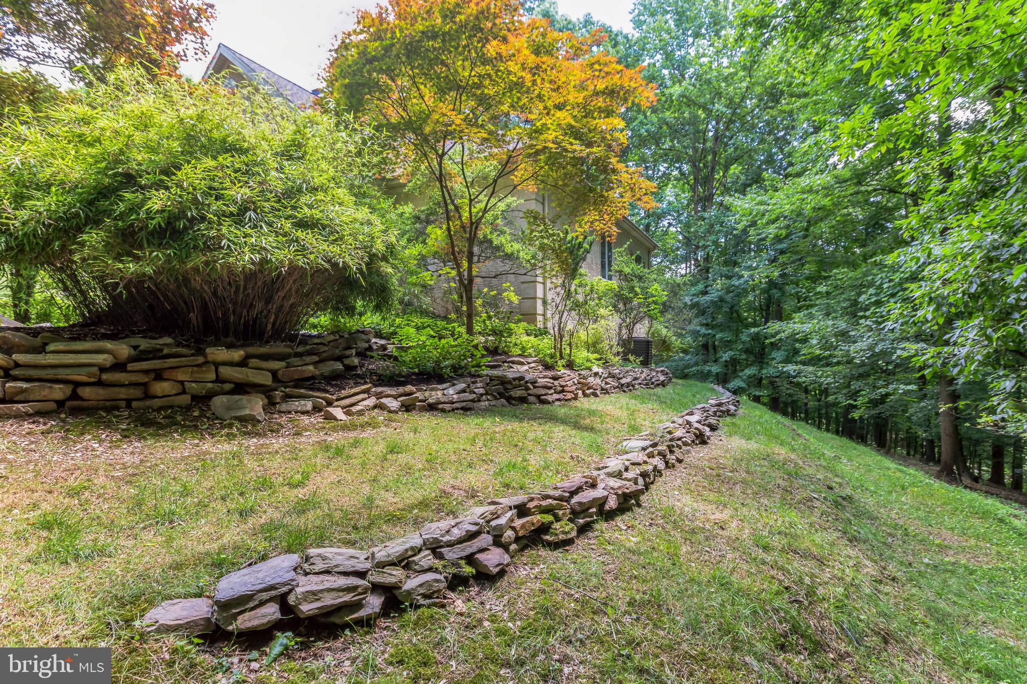 VIRGINIA GLEN - Residential