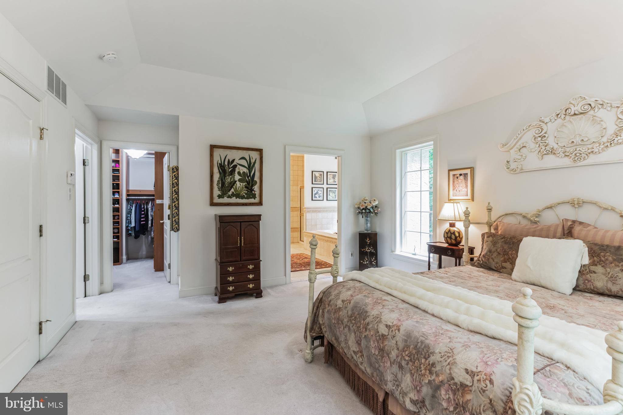 VIRGINIA GLEN - Residential