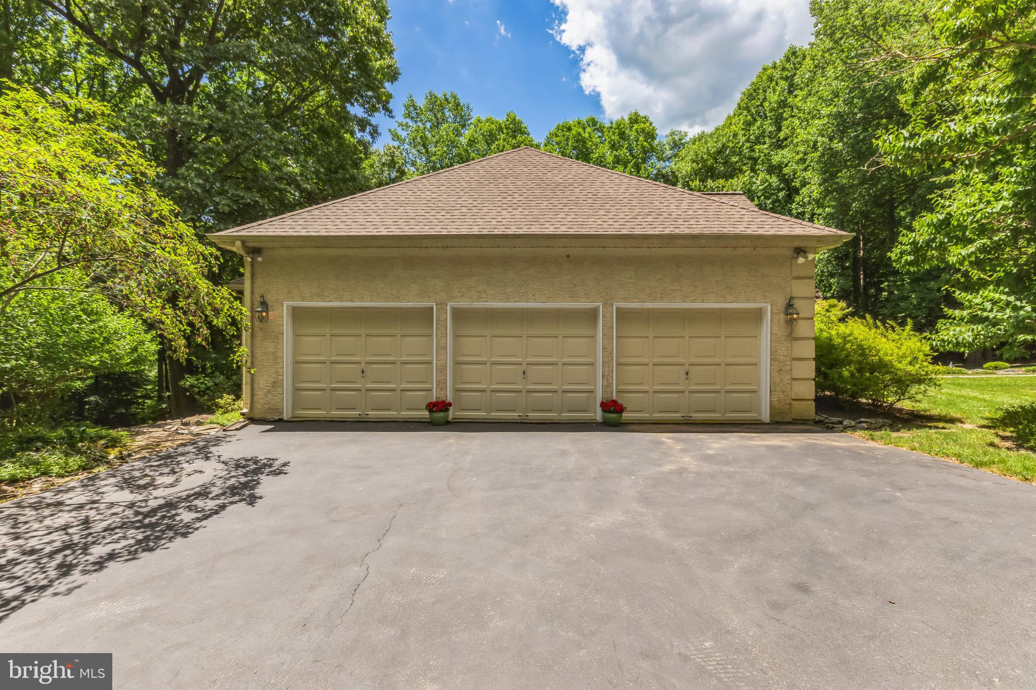 VIRGINIA GLEN - Residential