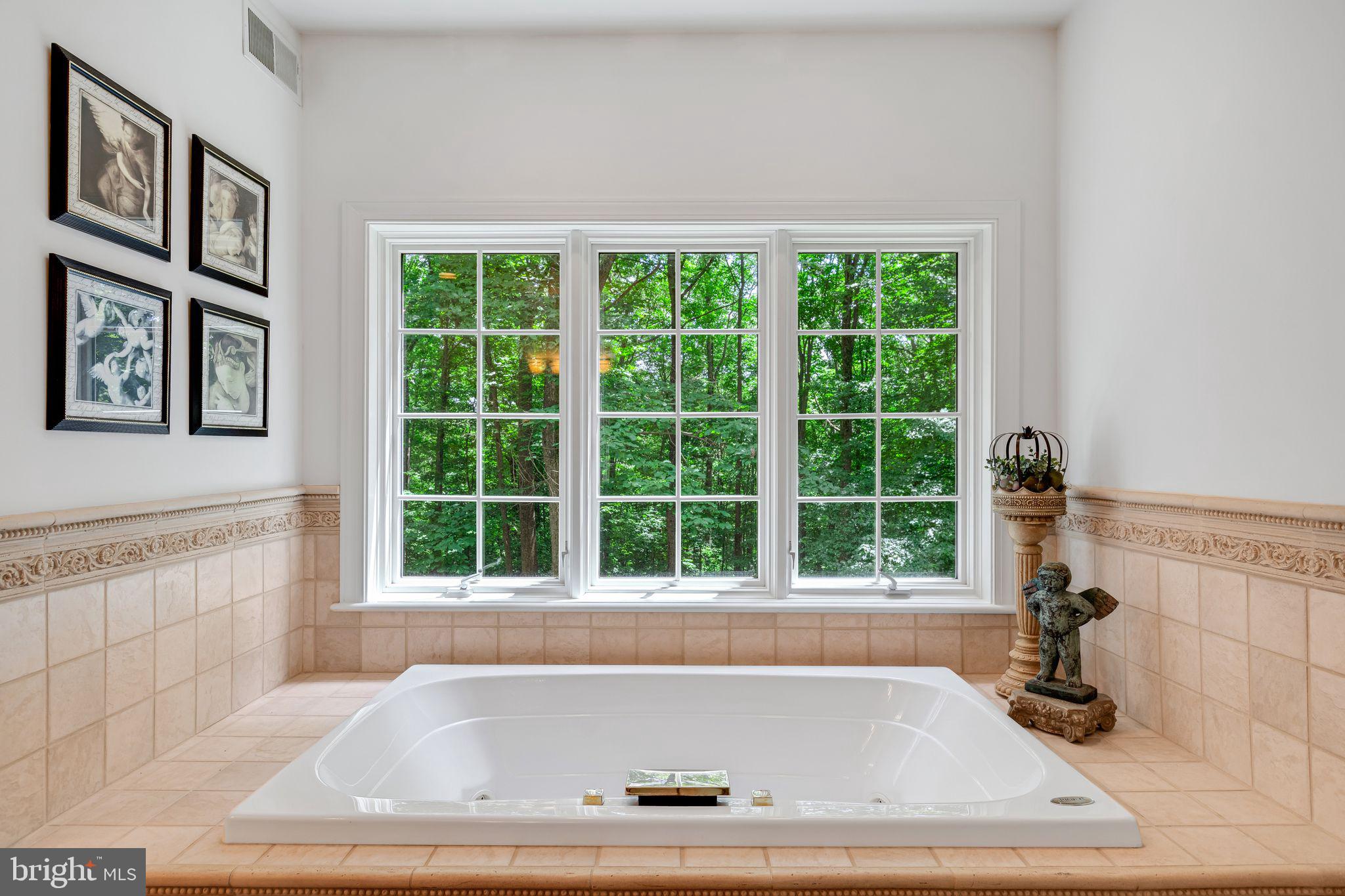 VIRGINIA GLEN - Residential