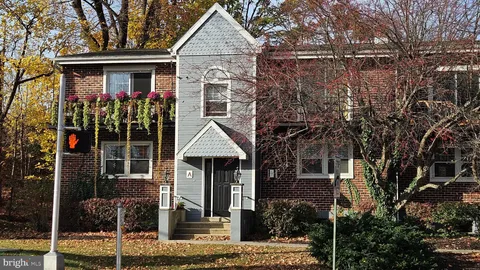 200 N Wayne Ave Unit 5, Wayne, PA MLS: PADE2085970