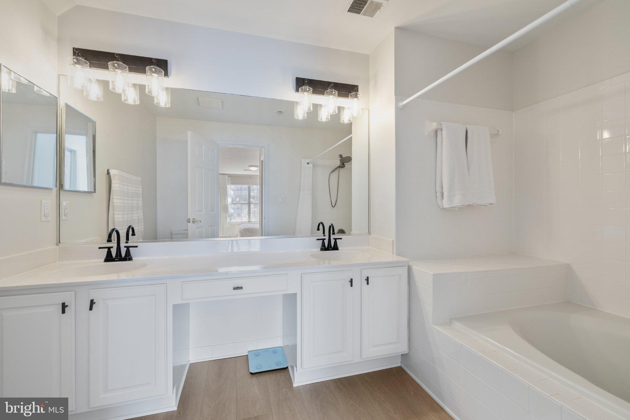 KENTLANDS VIEW - Residential