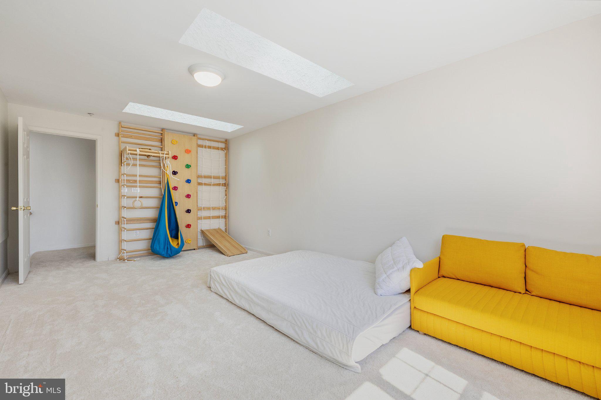 KENTLANDS VIEW - Residential