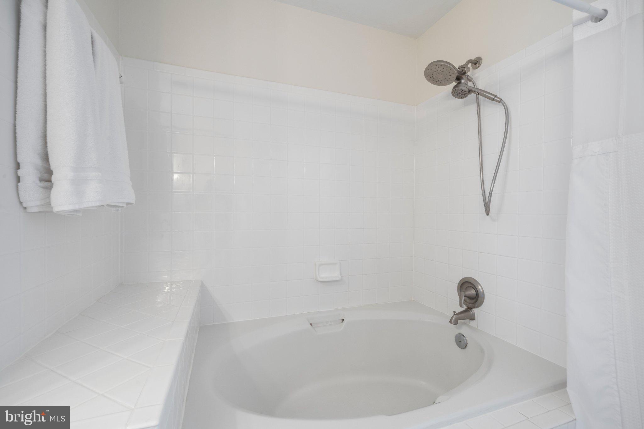 KENTLANDS VIEW - Residential