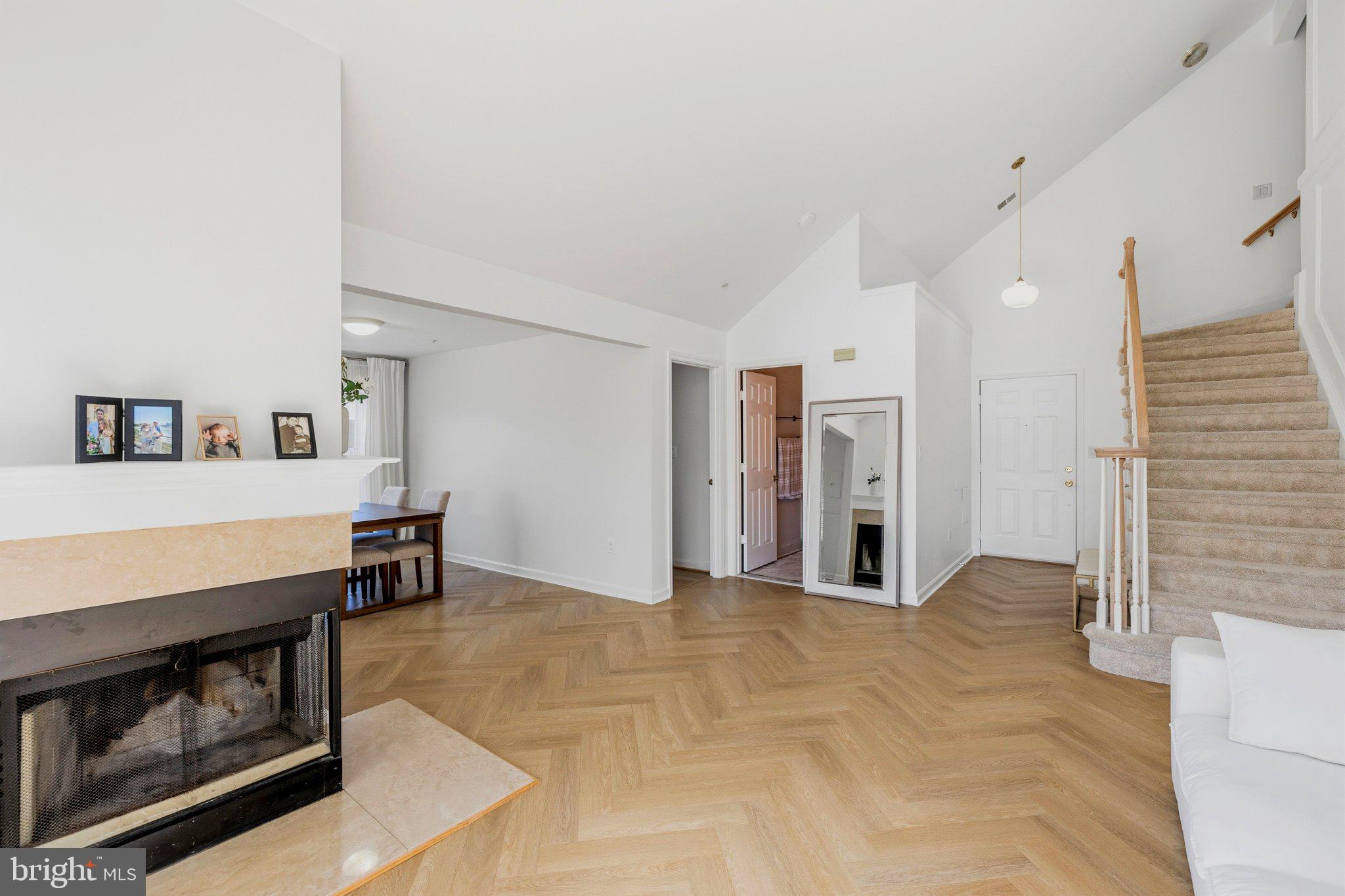KENTLANDS VIEW - Residential