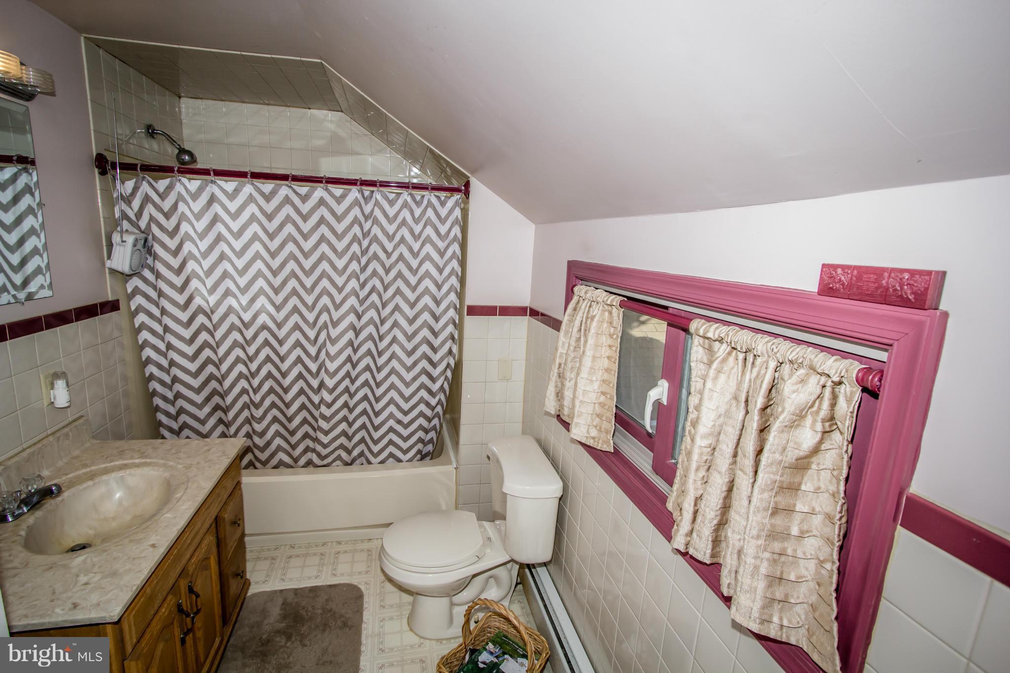 QUAKER NECK - Residential