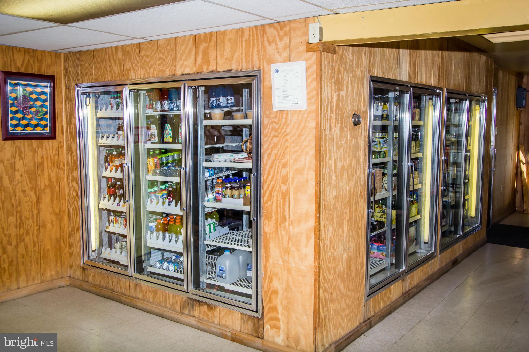 QUAKER NECK - Residential