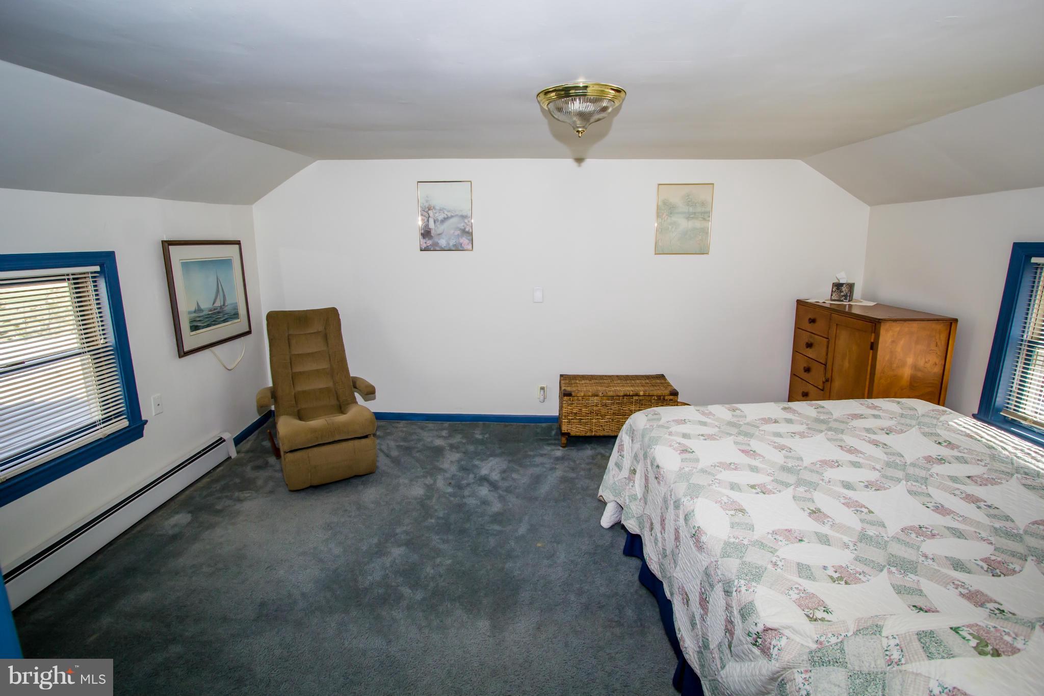 QUAKER NECK - Residential