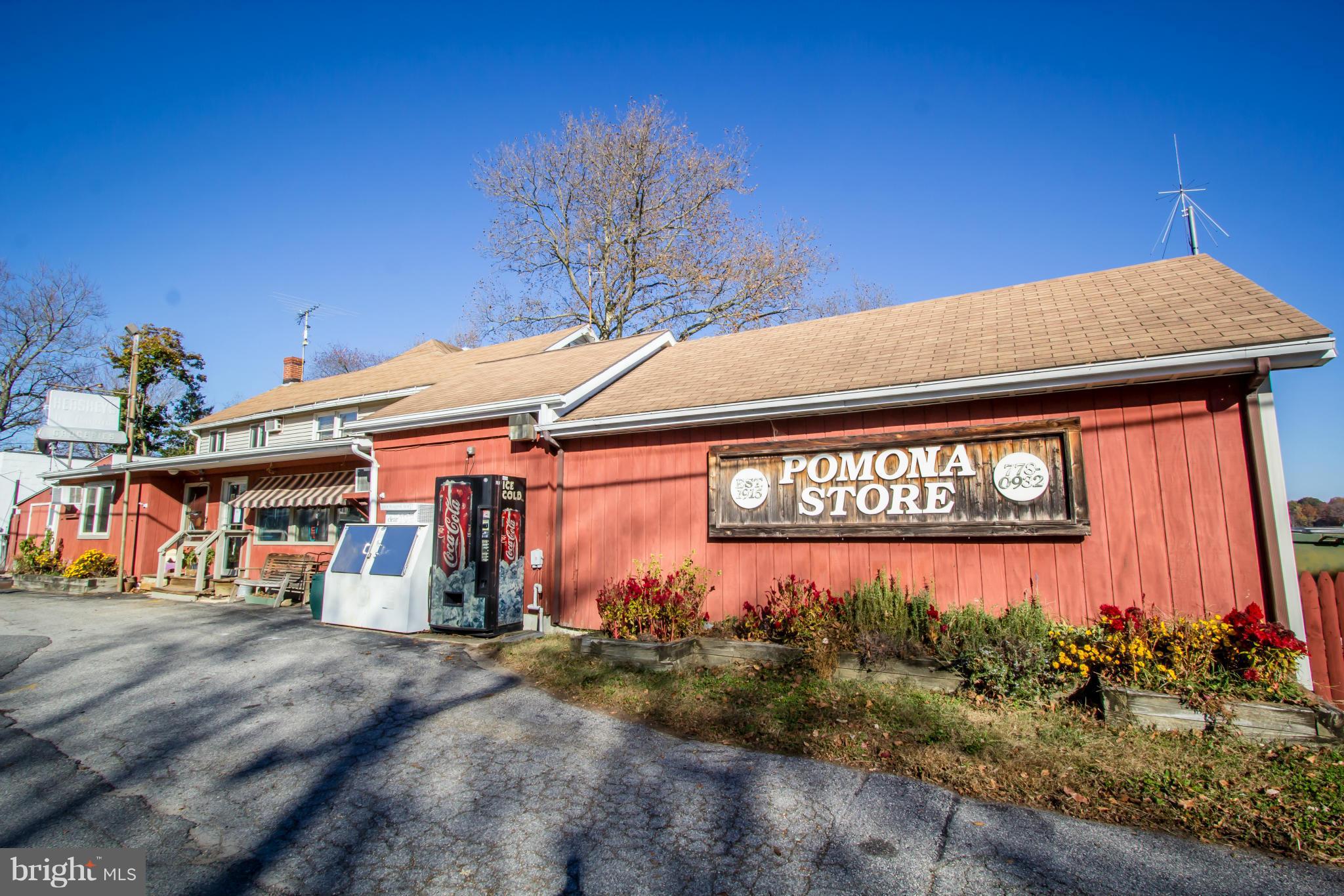 QUAKER NECK - Residential