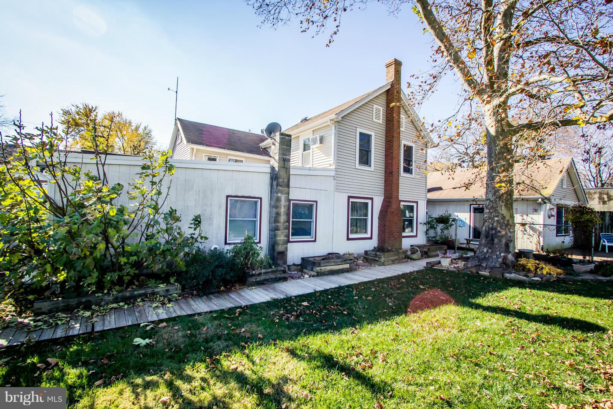 QUAKER NECK - Residential