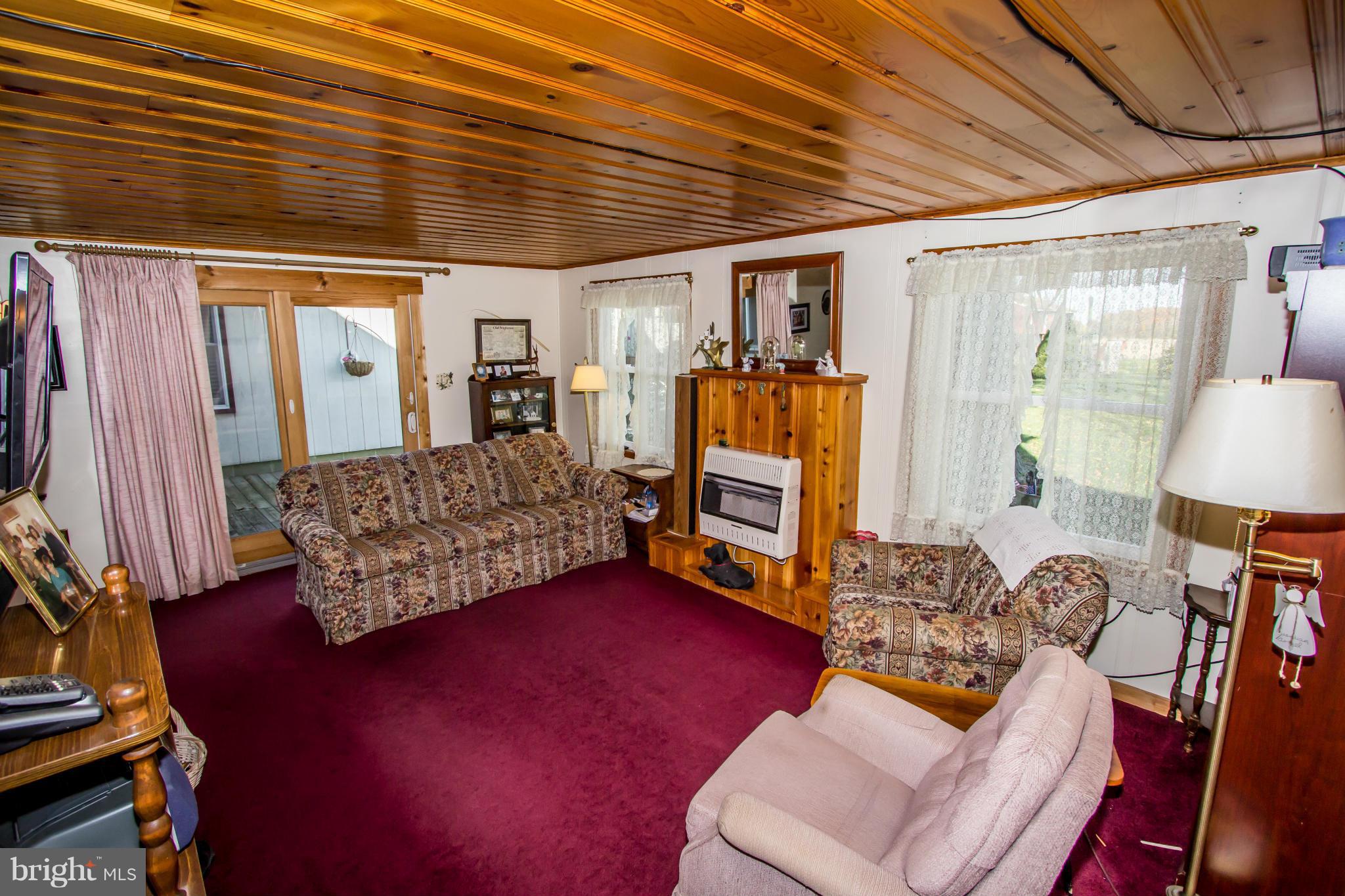 QUAKER NECK - Residential