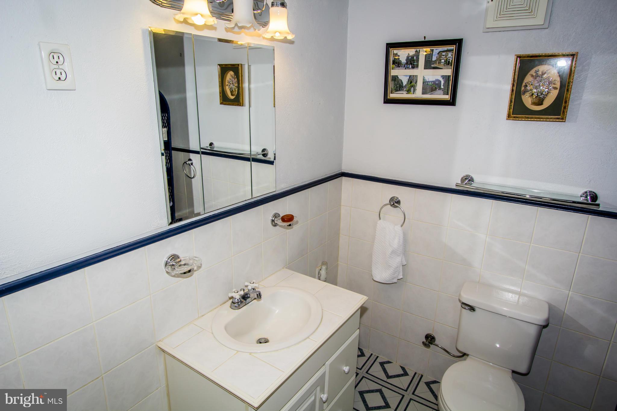 QUAKER NECK - Residential