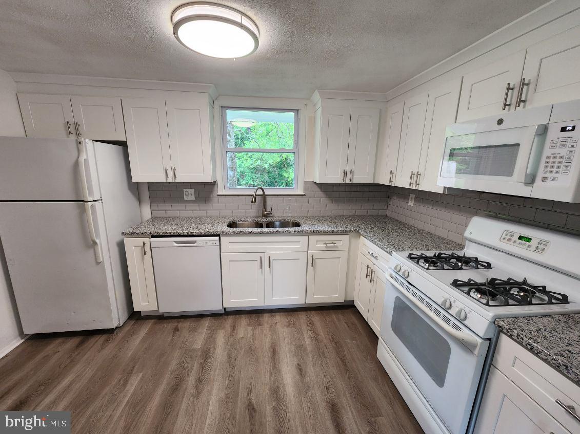 MARLBORO MEADOWS - Residential