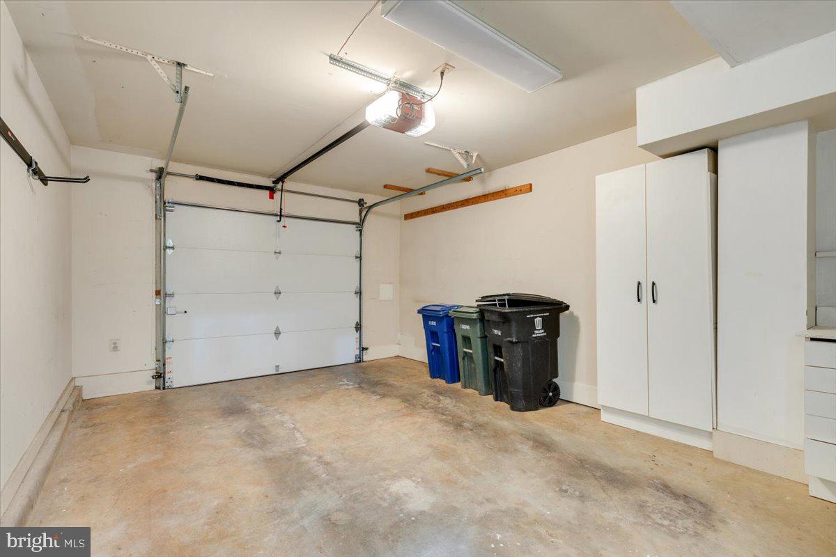 HIDDEN OAKS - Residential