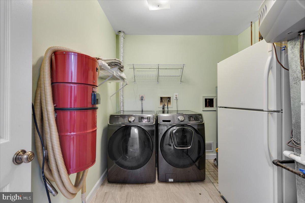 HIDDEN OAKS - Residential