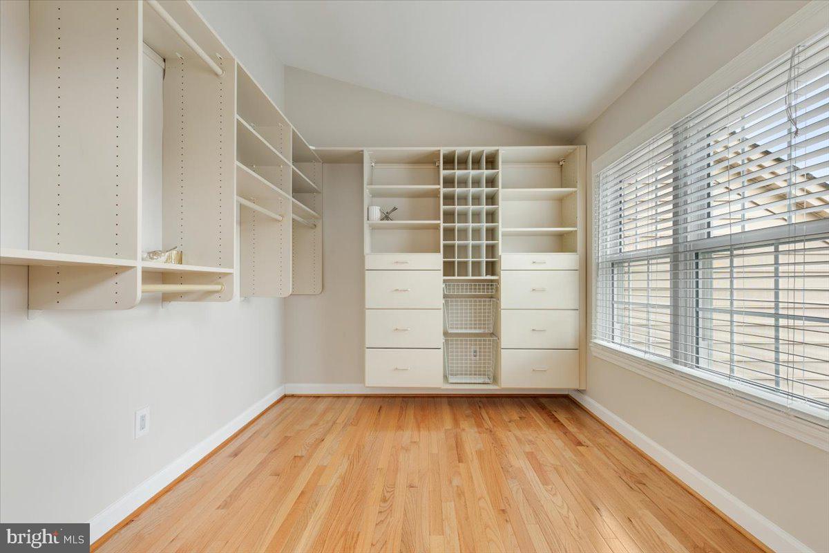 HIDDEN OAKS - Residential