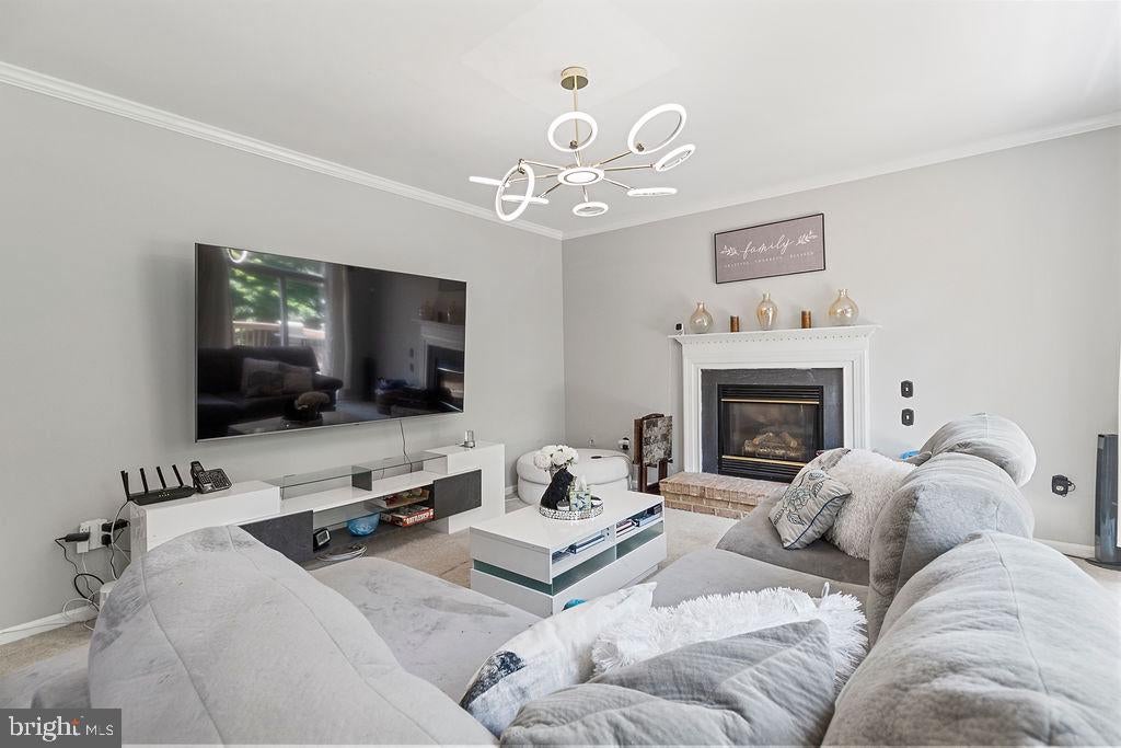 5886 RHODE ISLAND DRIVE