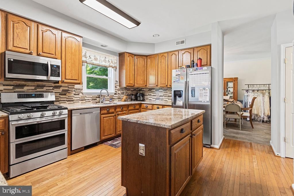 5886 RHODE ISLAND DRIVE