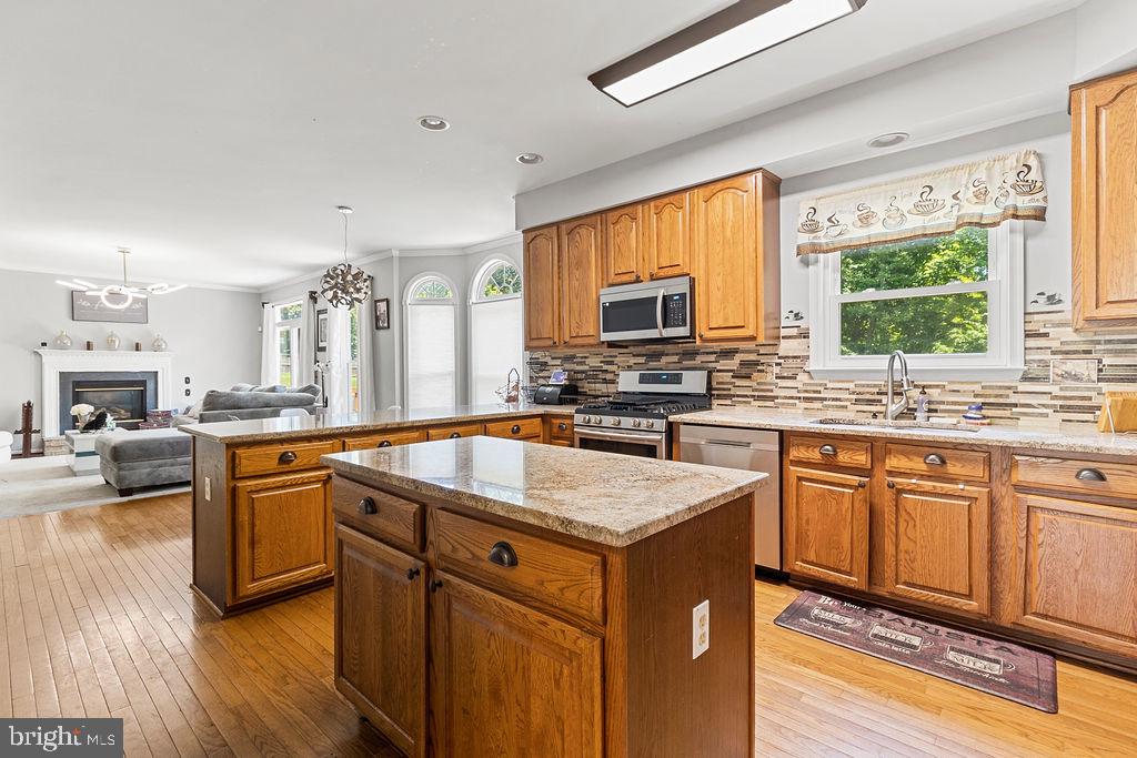 5886 RHODE ISLAND DRIVE