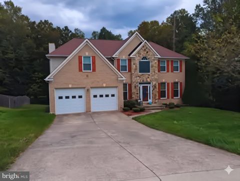 Photo of 5886 Rhode Island Drive, WOODBRIDGE, VA 22193 (MLS # VAPW2114910)