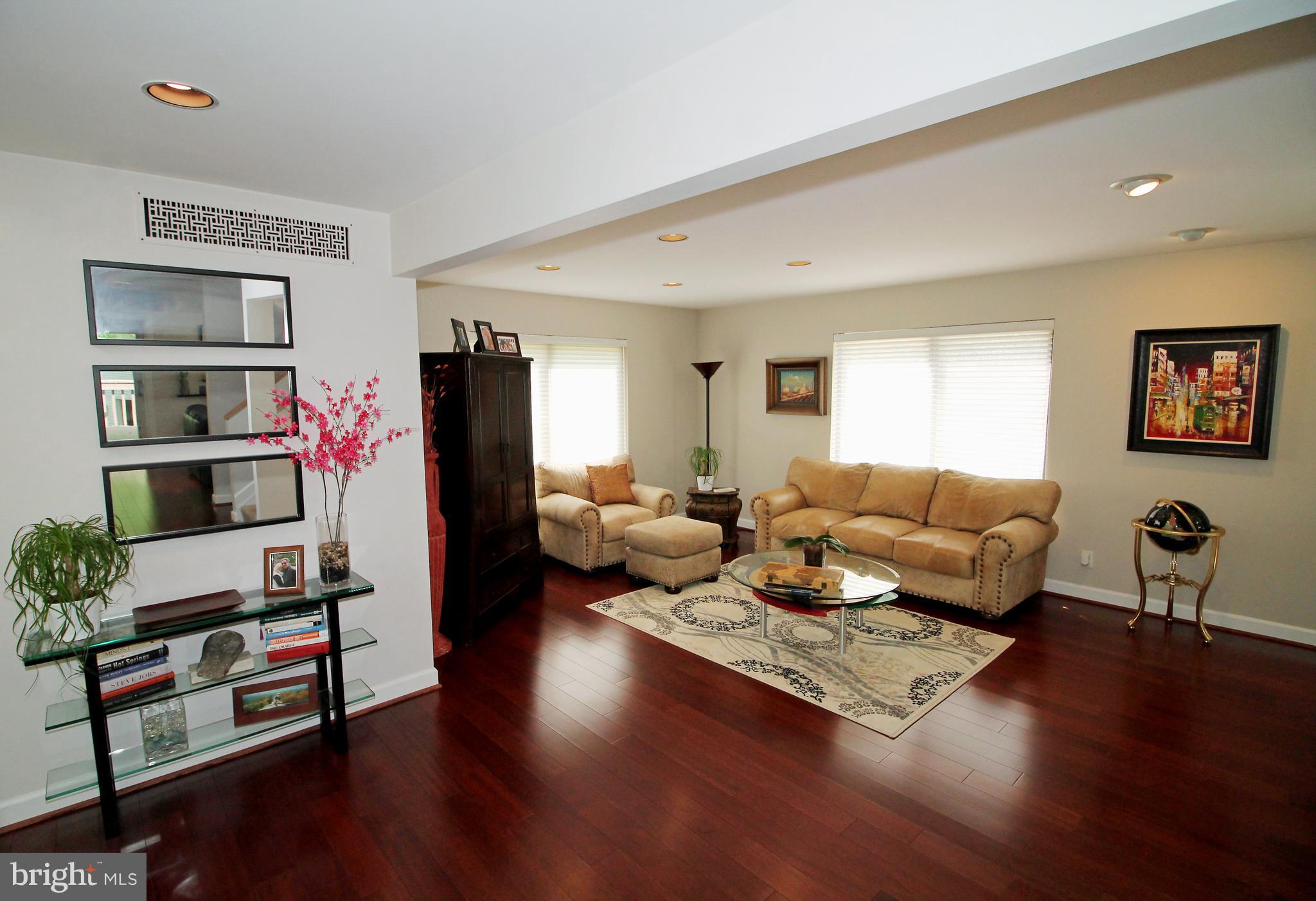 ASHTON WOODS - Residential