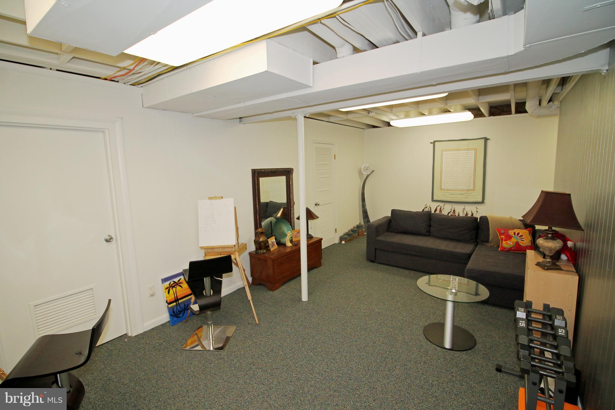 ASHTON WOODS - Residential