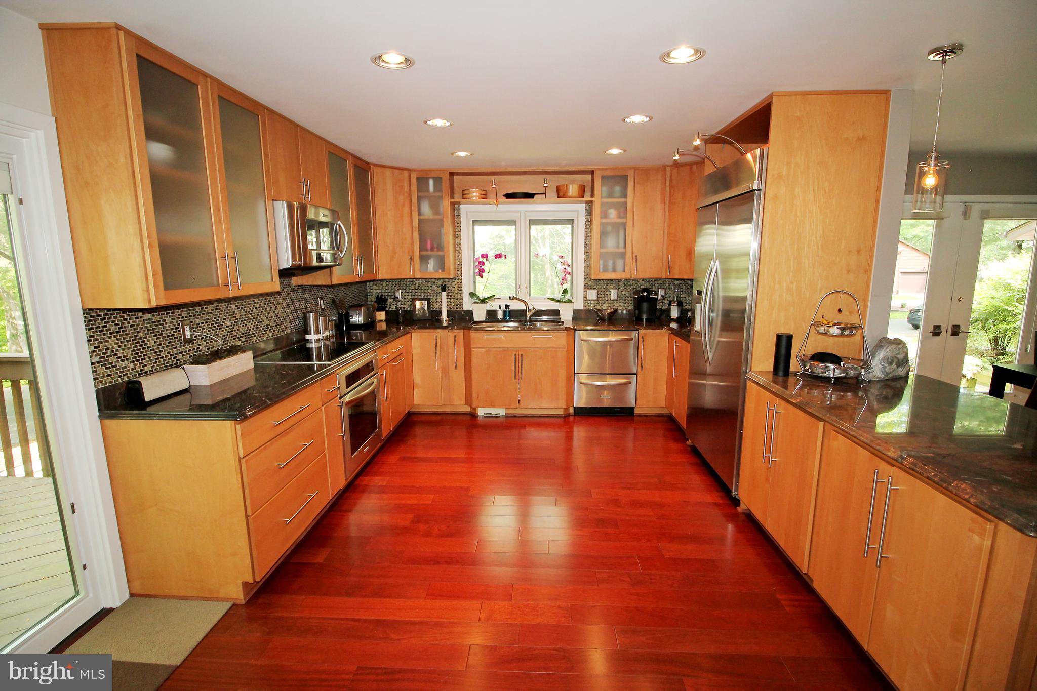 ASHTON WOODS - Residential