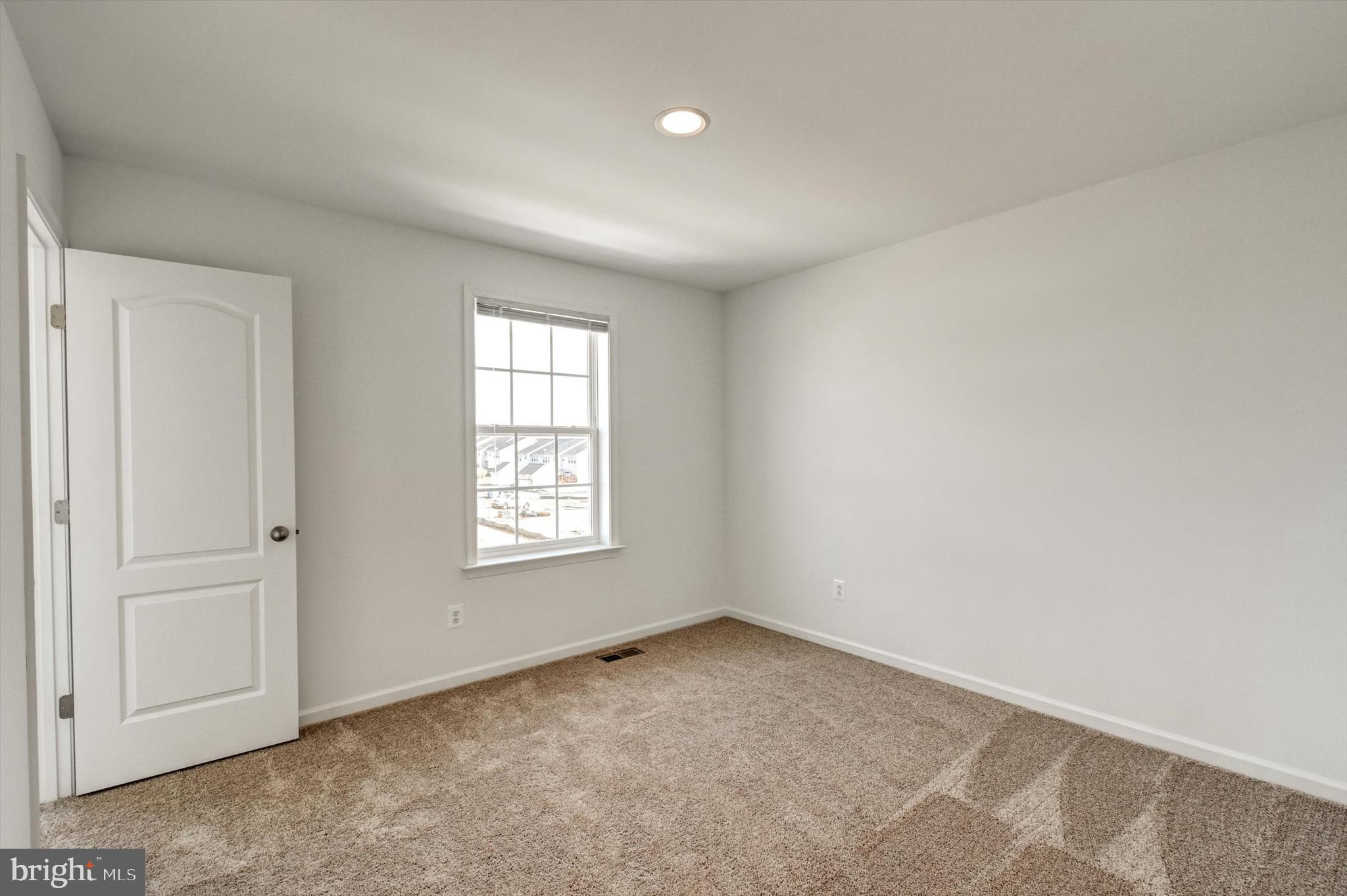 HUNTFIELD - Residential Lease